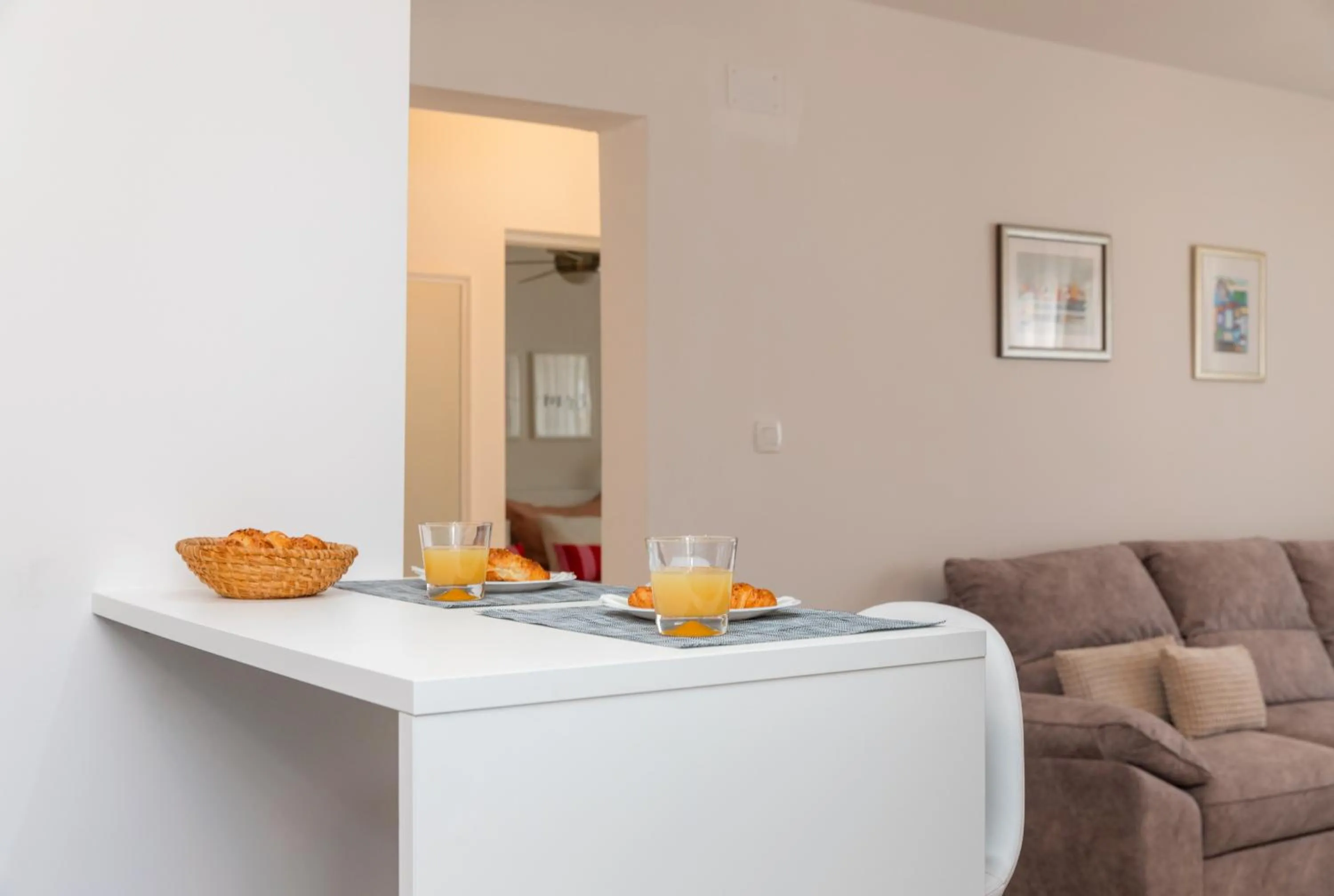 Food and drinks in Two Flowers Luxury Apartment