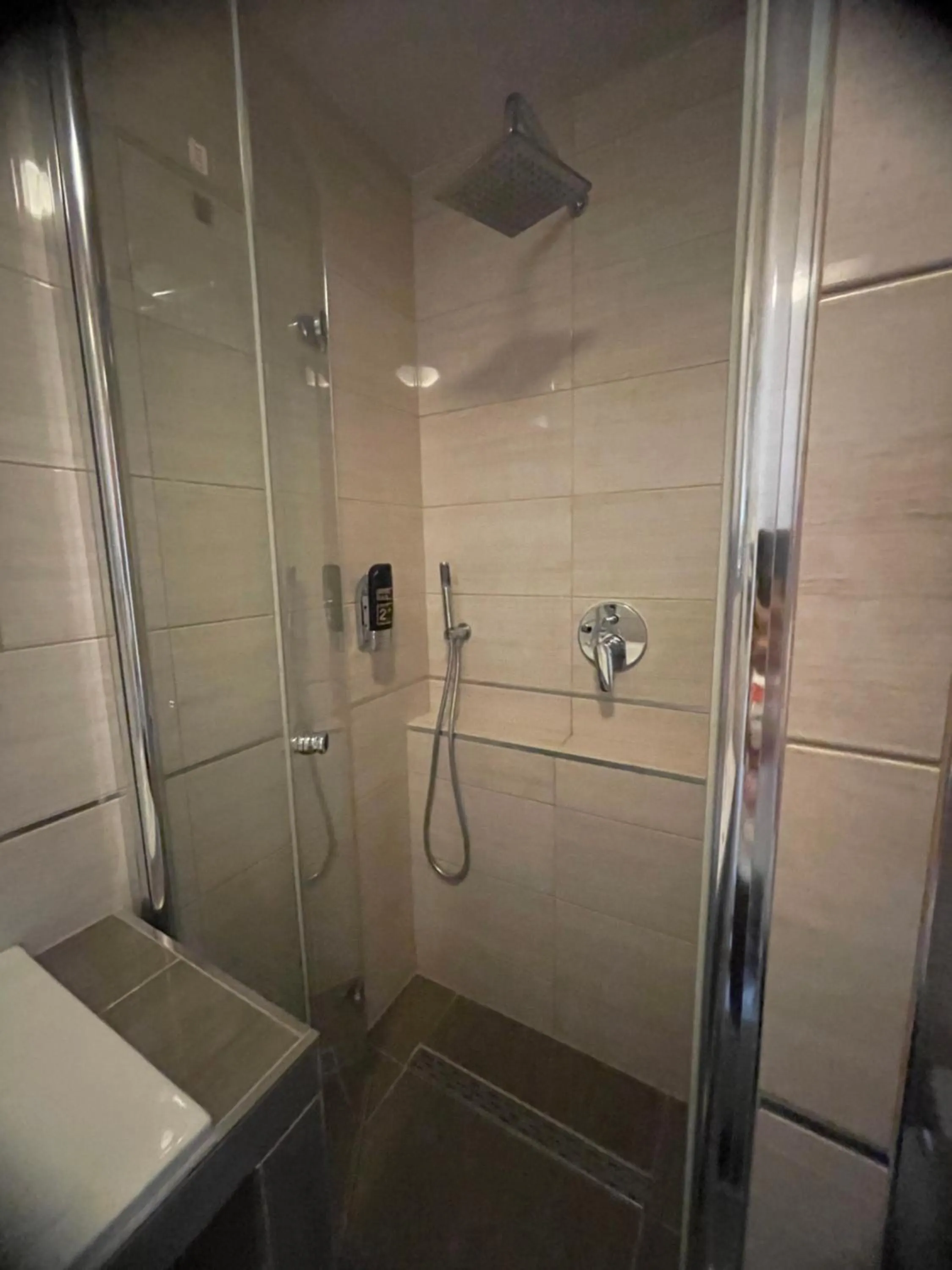 Shower in Hotel Sonne