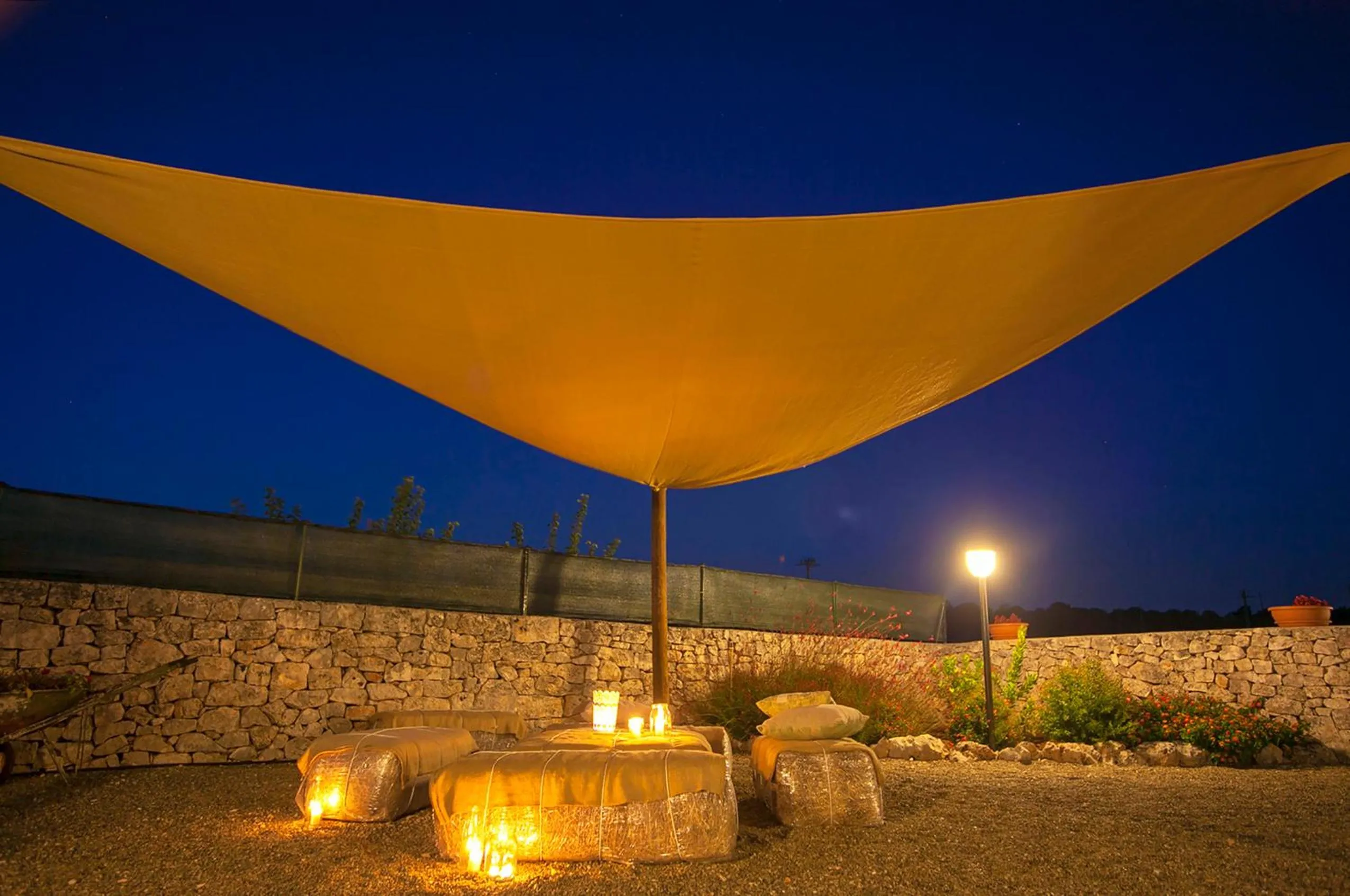 Decorative detail in Coppola di Seta