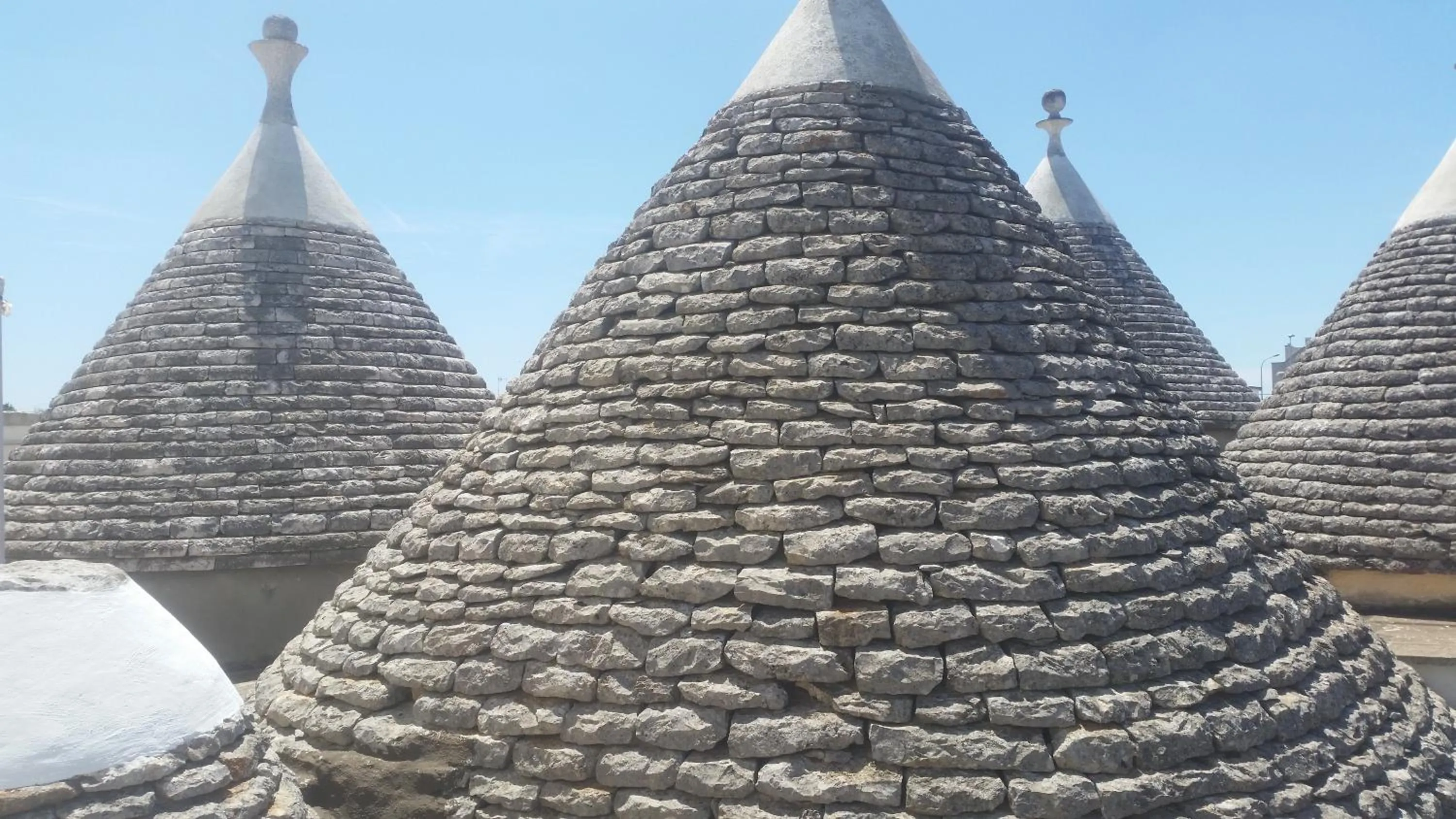 Decorative detail in Coppola di Seta