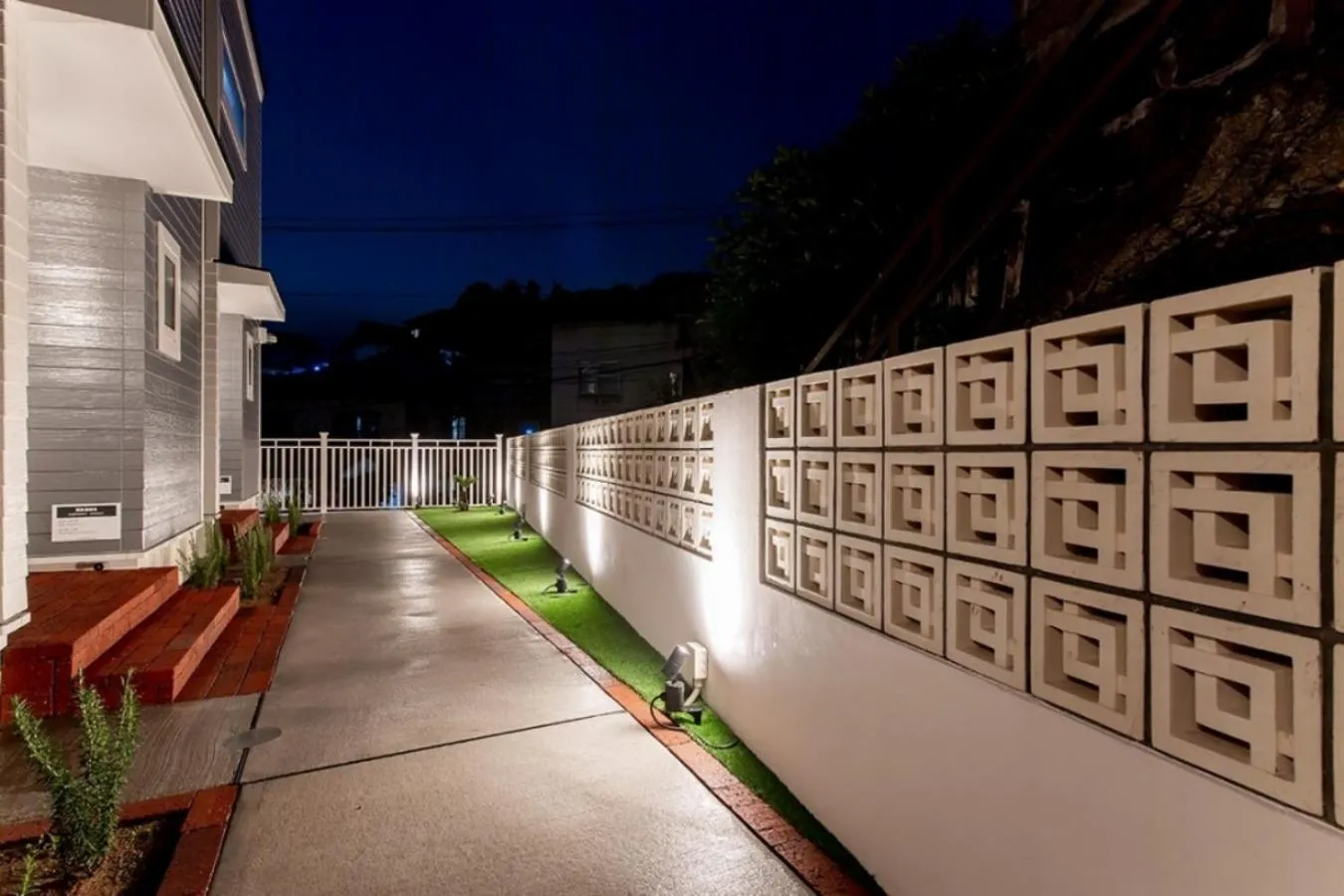 Facade/entrance in SGx 99 Stay Sasebo