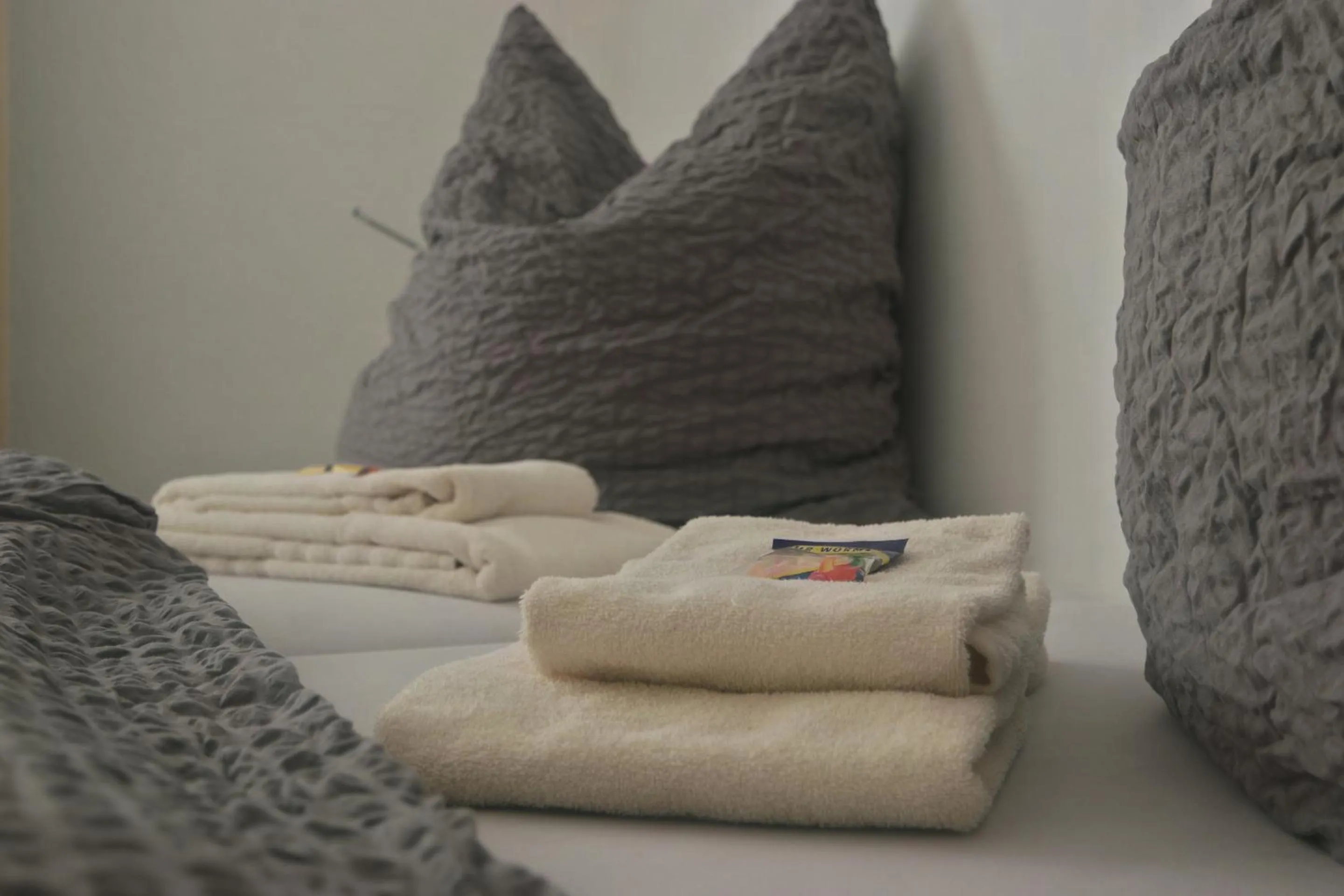 Bedroom, Bed in Hotel Merlin Garni