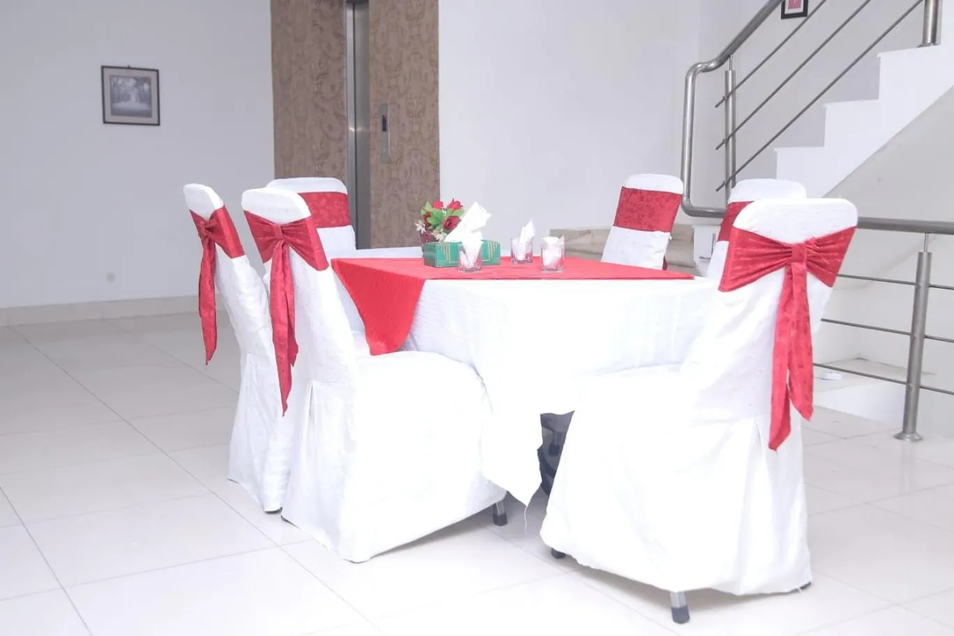 Restaurant/places to eat in Hotel Tulip Inn