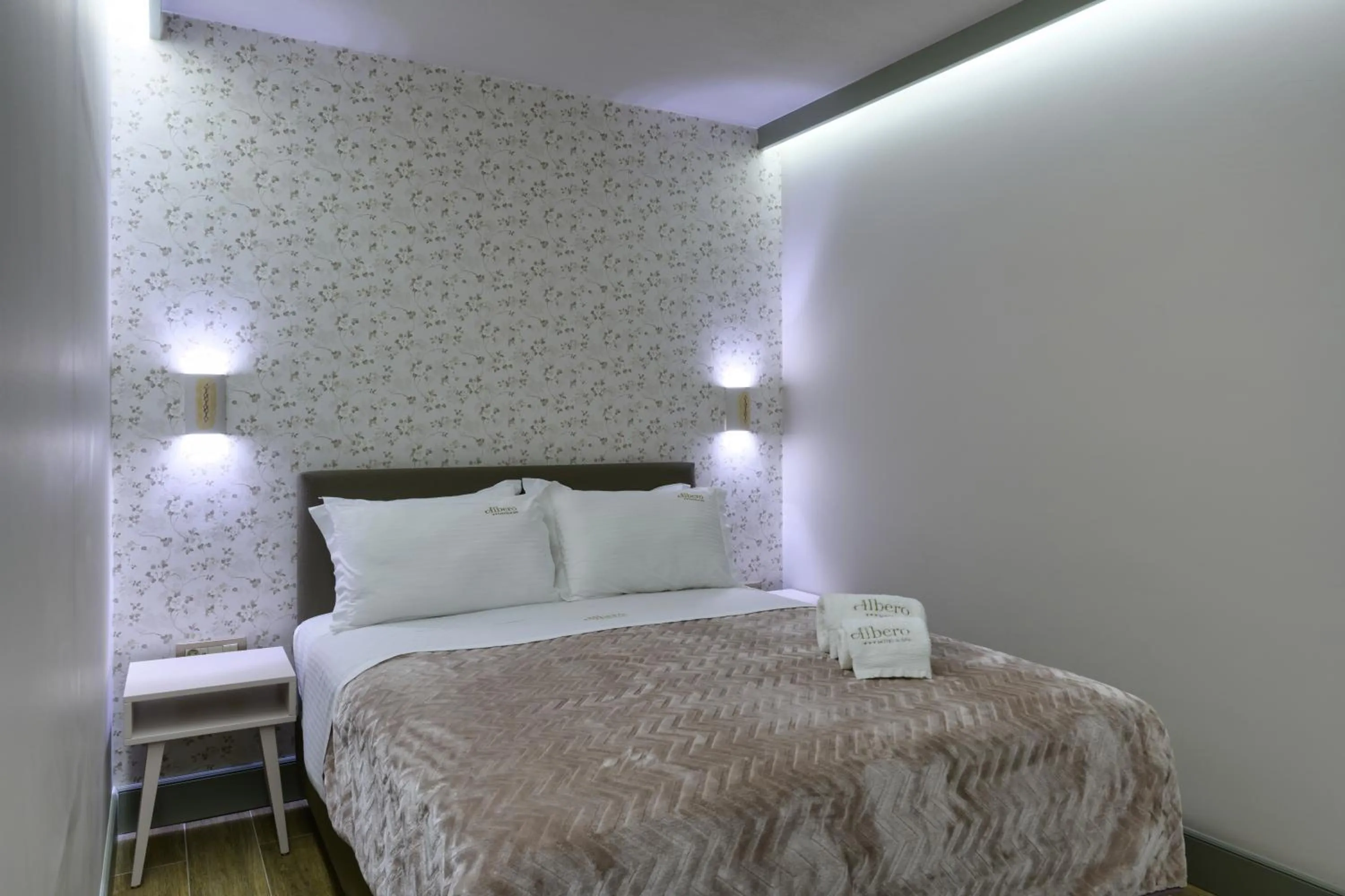 Bed in Álbero Hotel