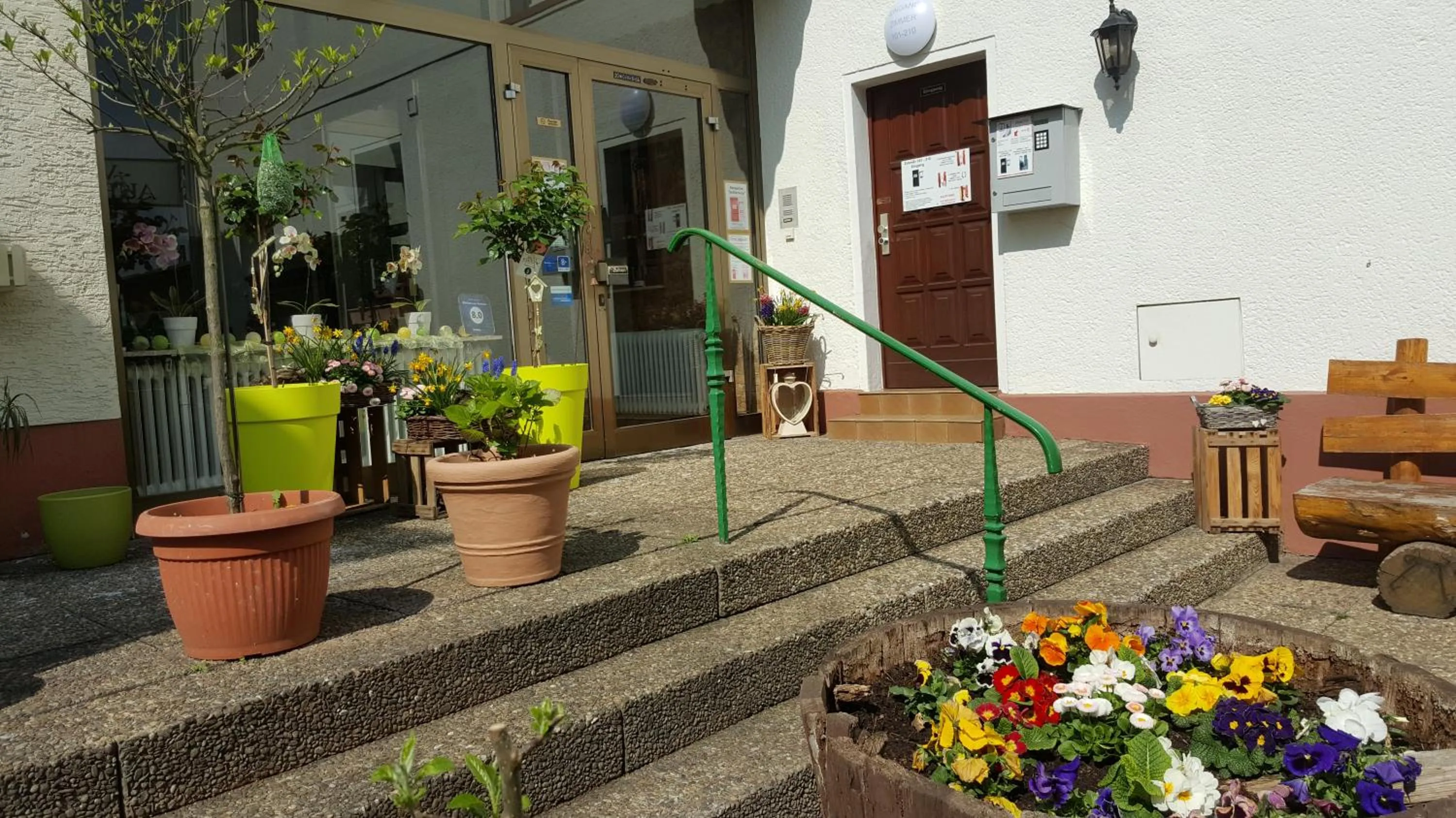 Facade/entrance in RUTHMANN-Rheinblick GARNI
