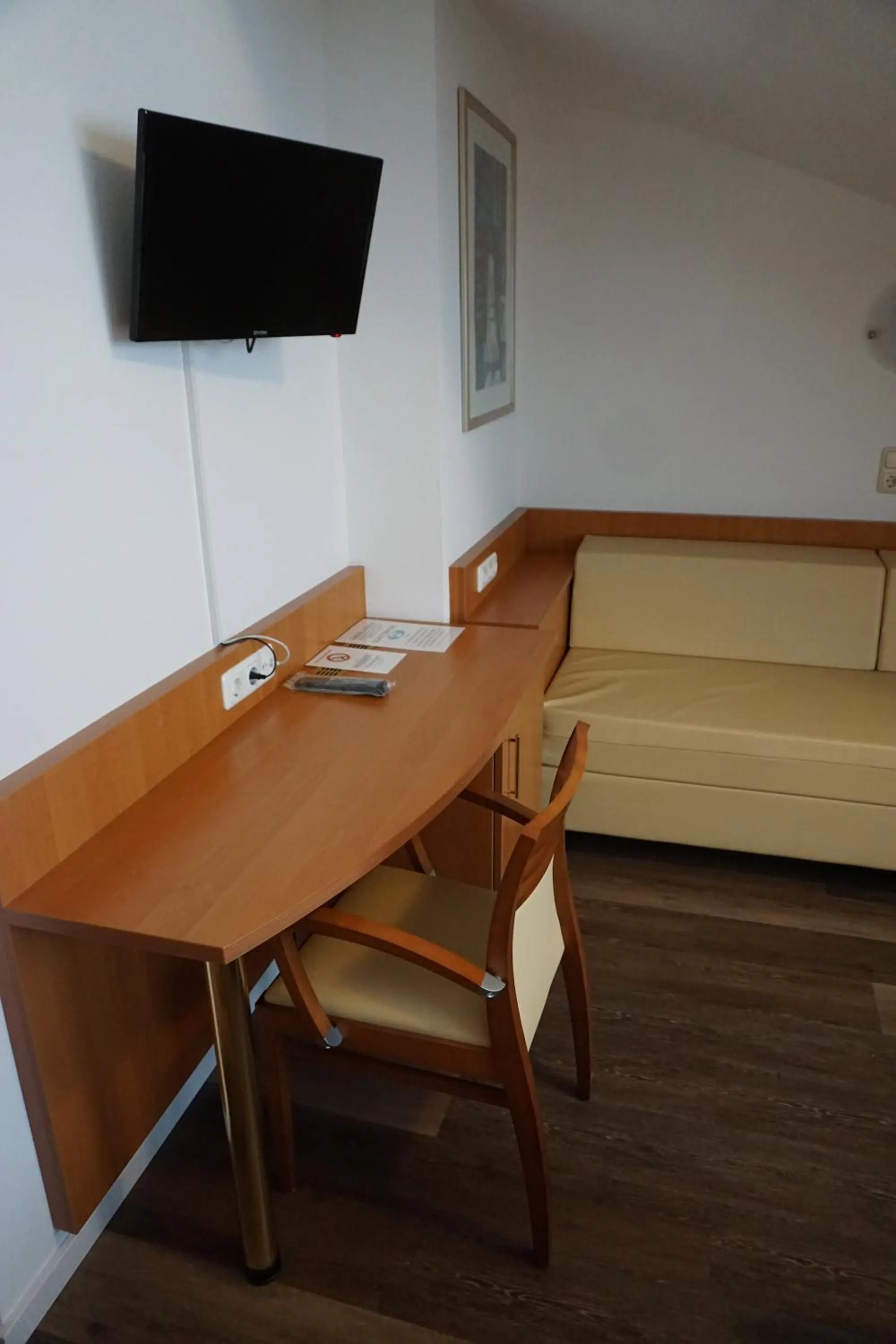 TV and multimedia in RUTHMANN-Rheinblick GARNI