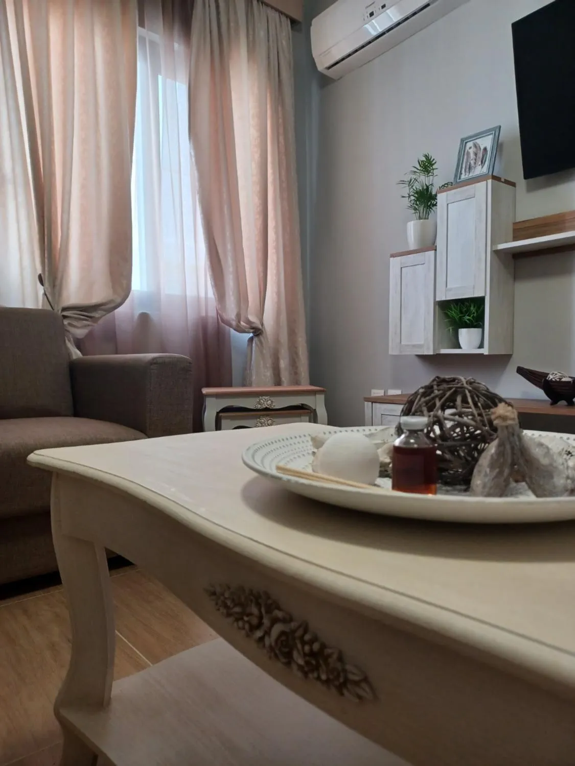 Melenia Suites