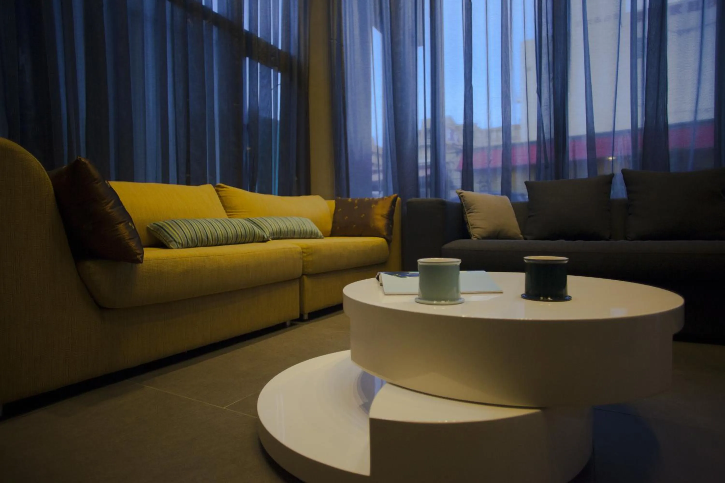 Seating area in Wolken Lodge