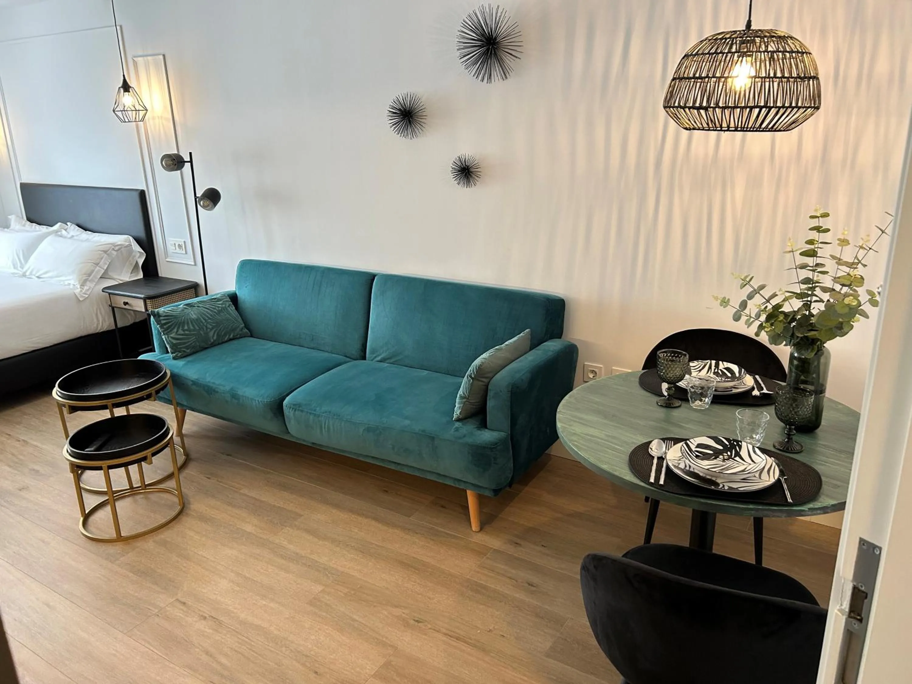 Living room, Bed in Santa Catalina Suites Gijón