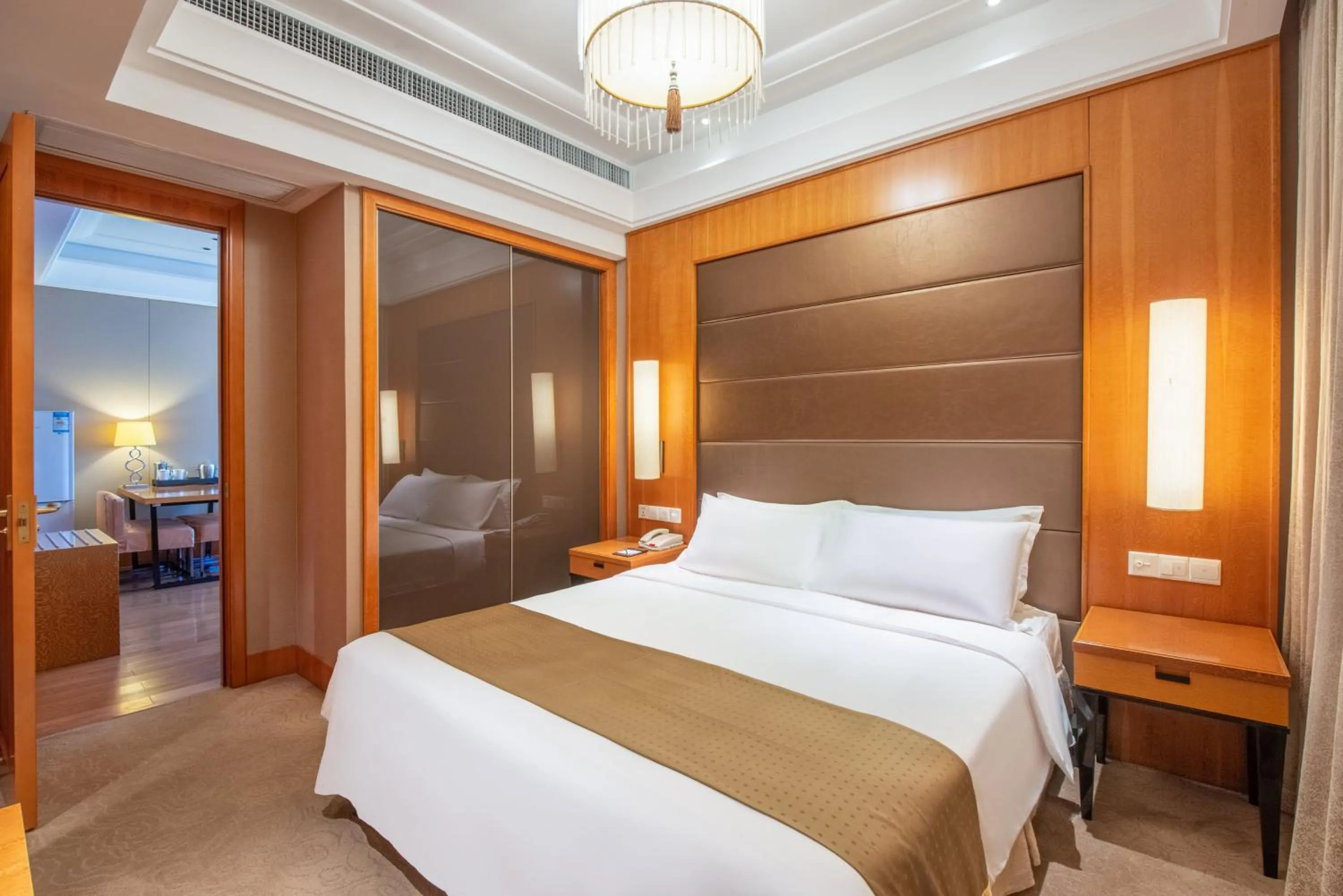 Bedroom in Holiday Inn Hangzhou CBD by IHG