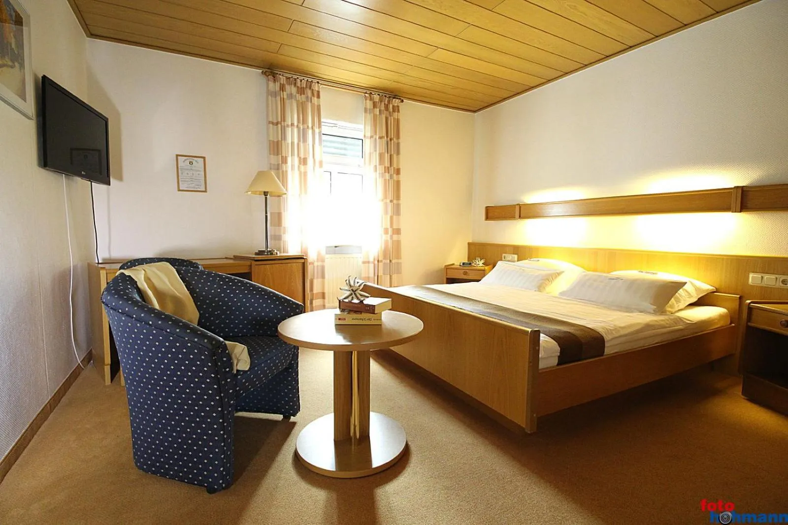 Photo of the whole room, Bed in Hotel Dorheimer Hof