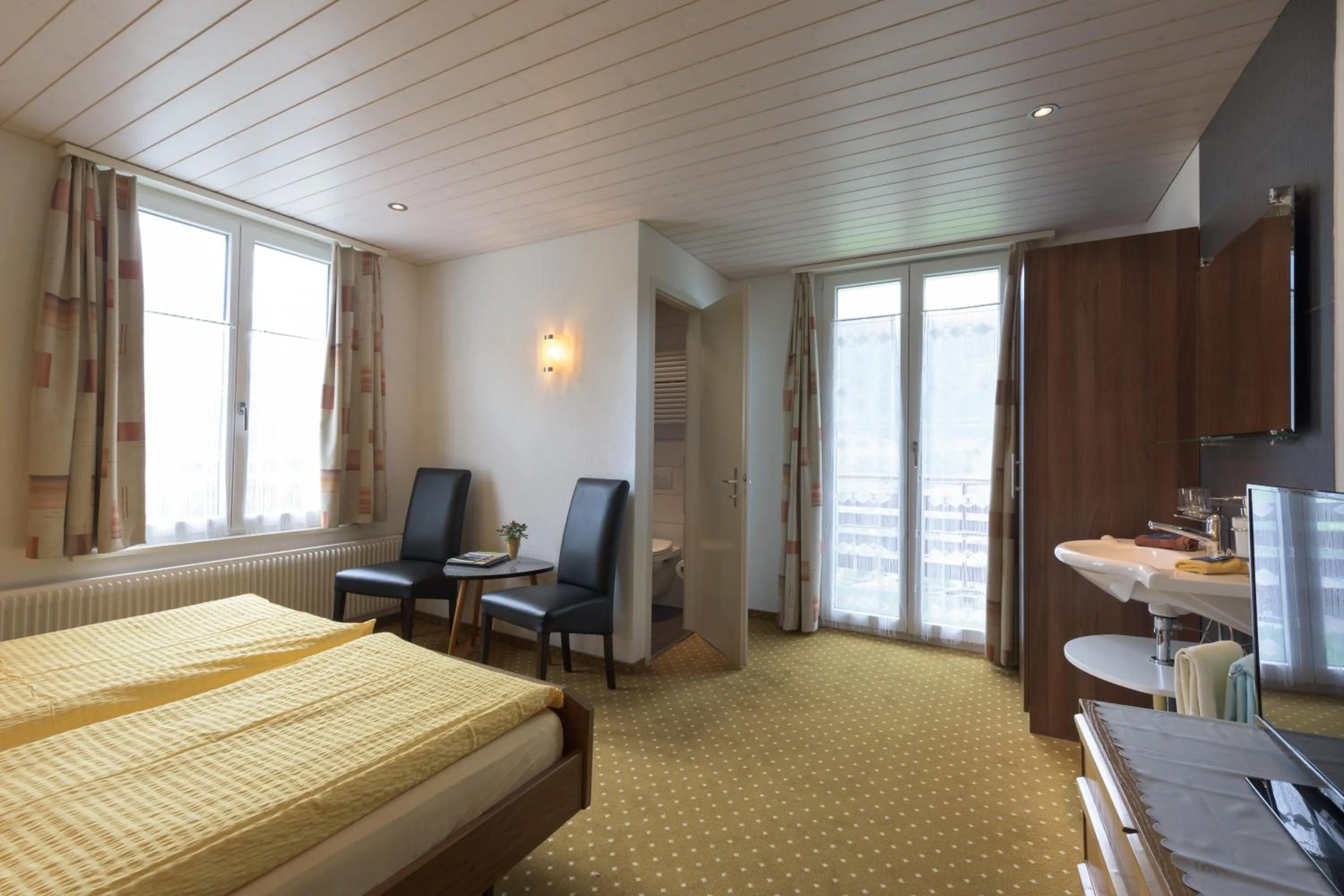 Photo of the whole room, Bed in Hotel Bel-Air Eden