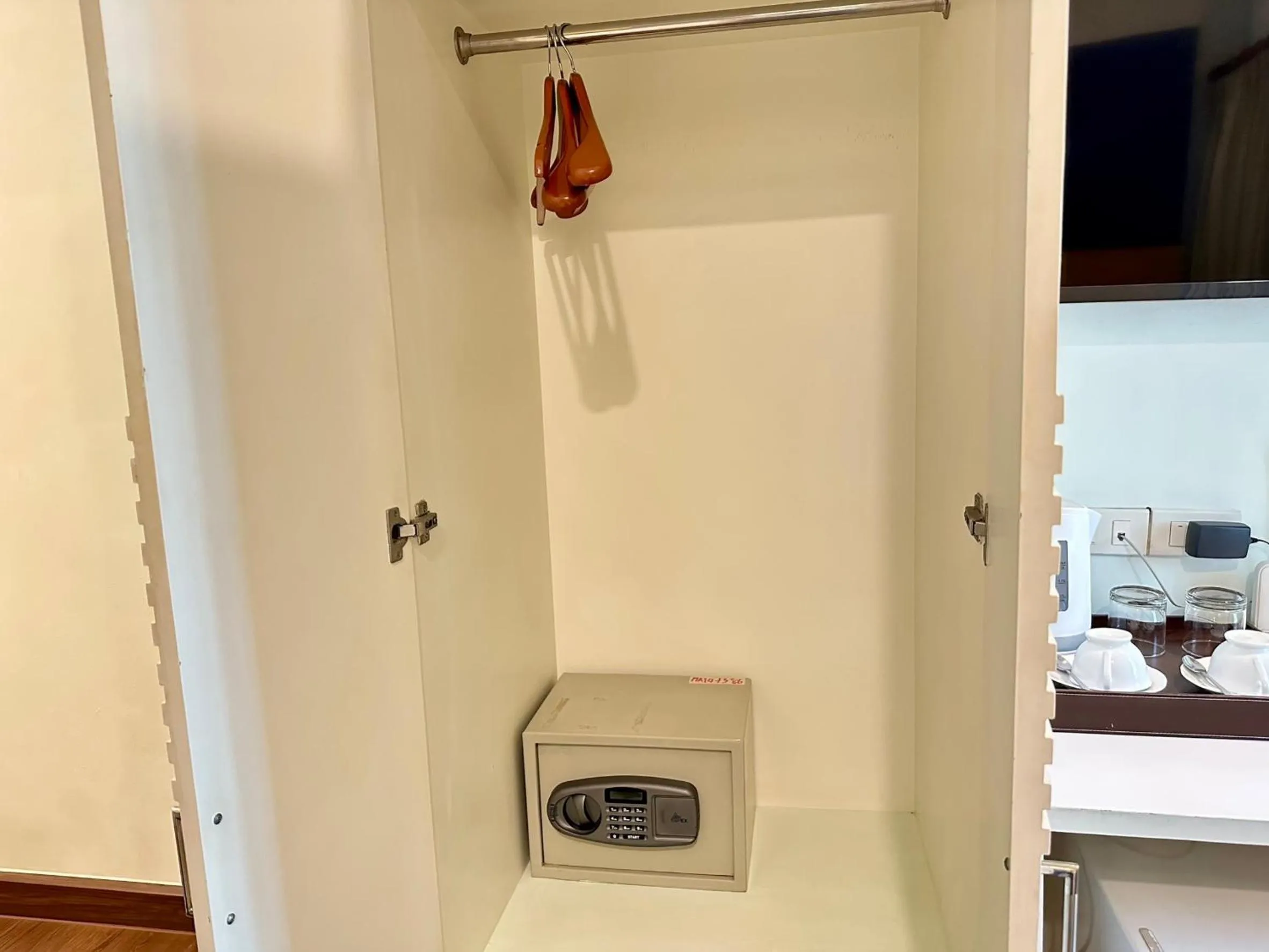 safe in Calypzo Bangkok