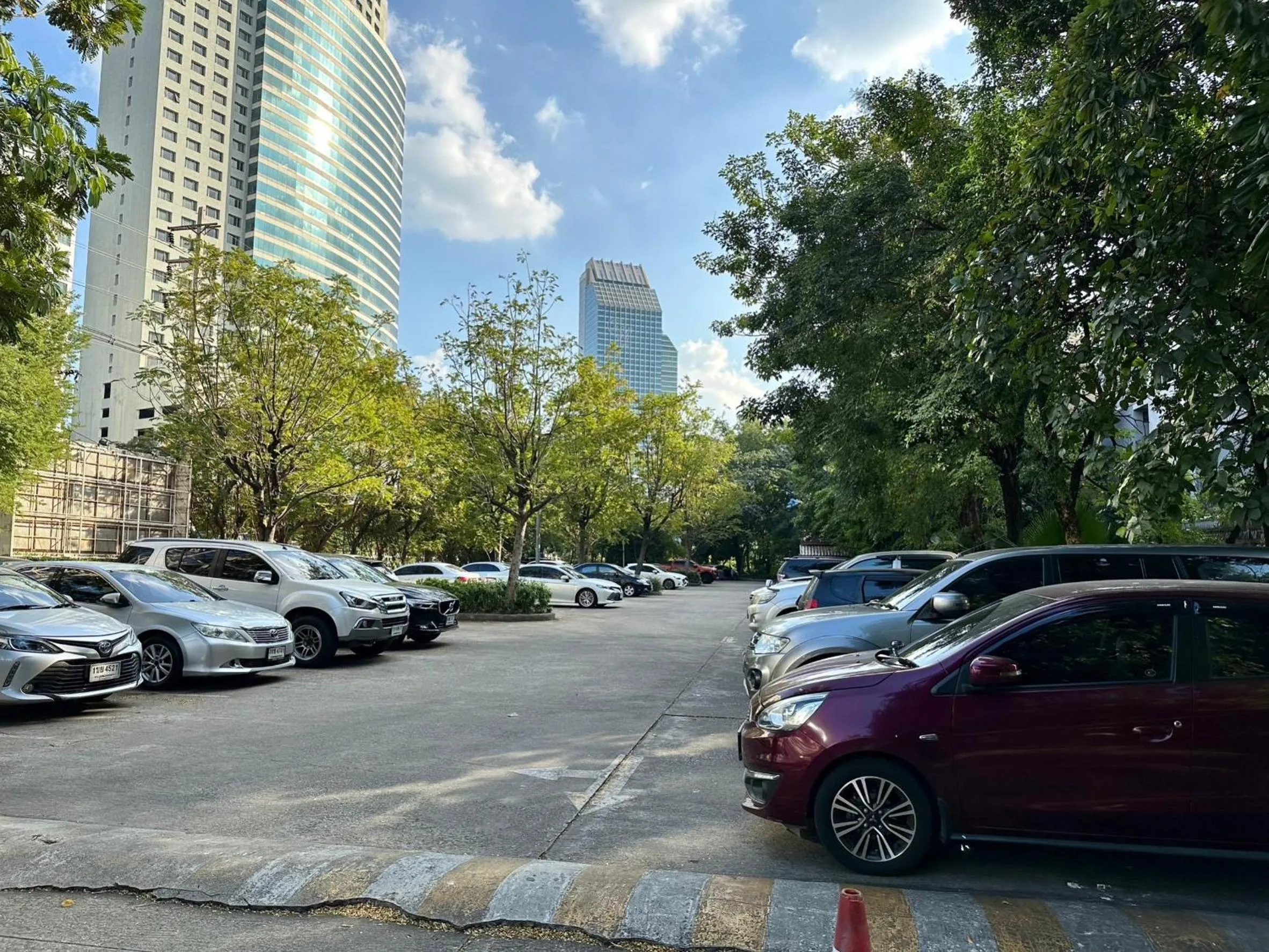 Parking in Calypzo Bangkok