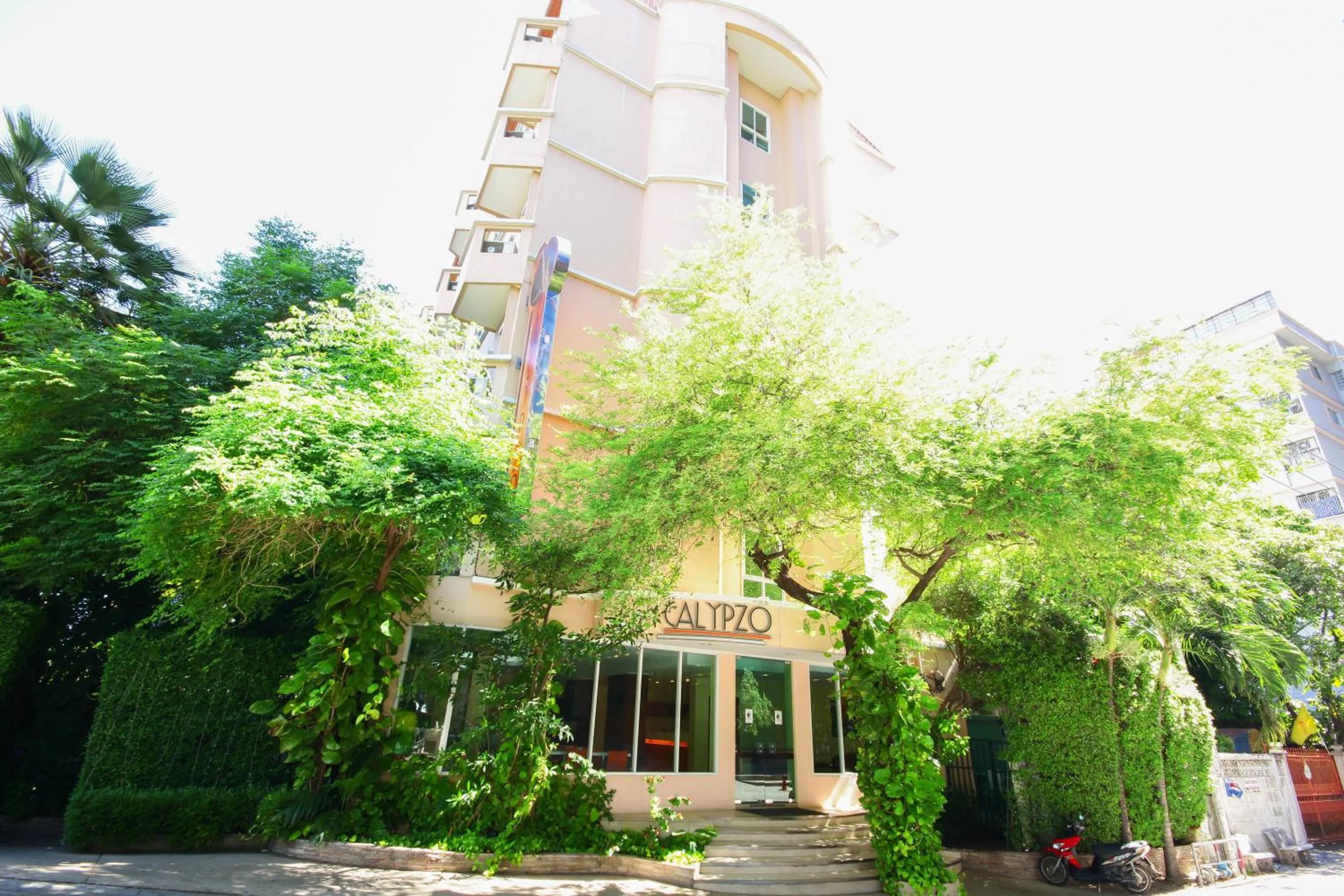 Facade/entrance in Calypzo Bangkok