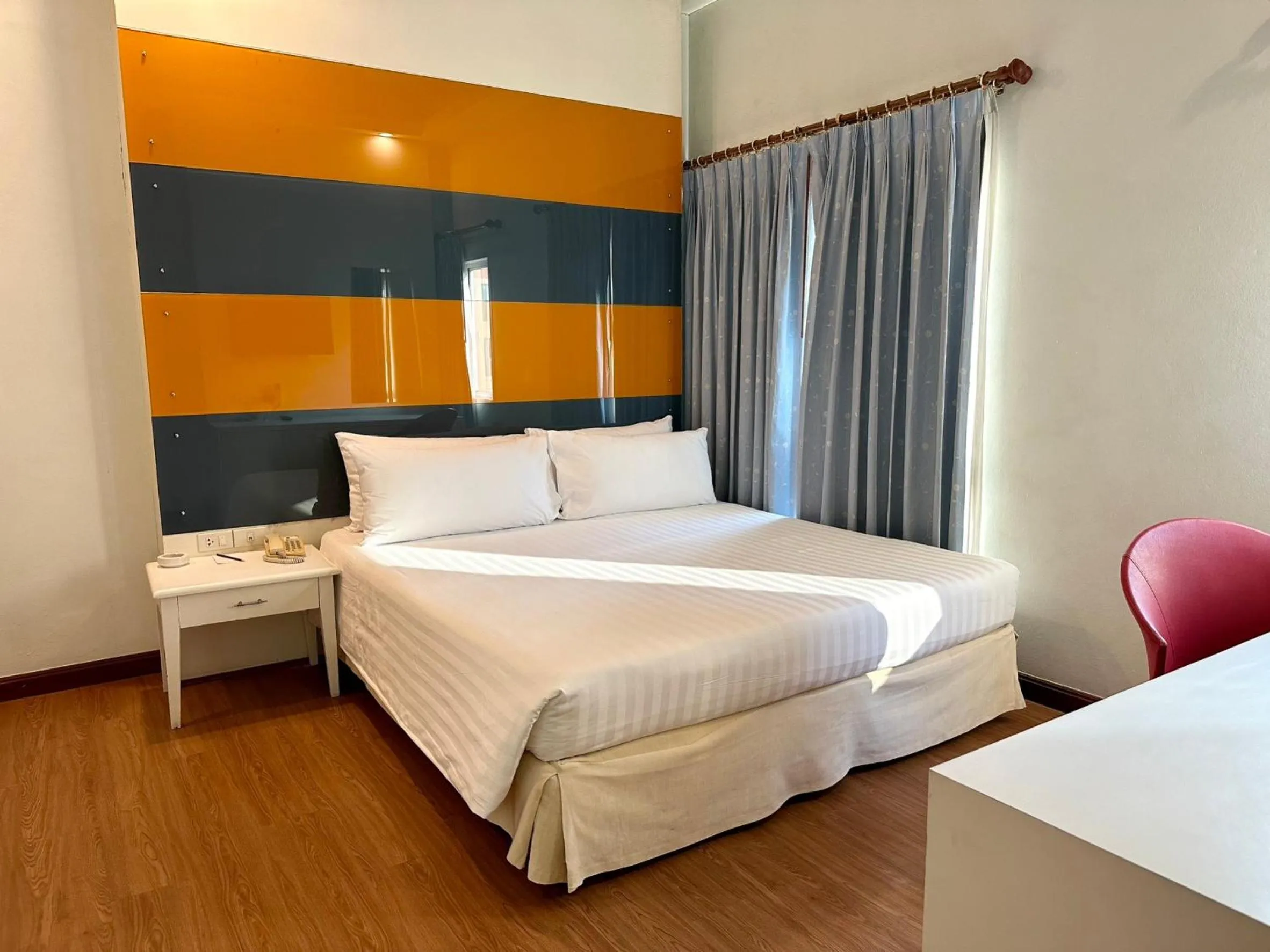 Bedroom, Bed in Calypzo Bangkok