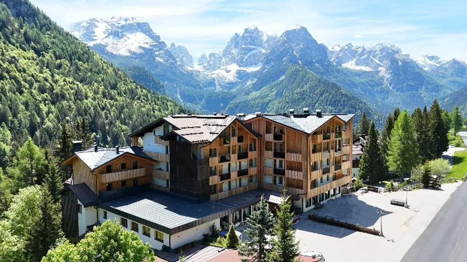 Property building in Hotel Lorenzetti