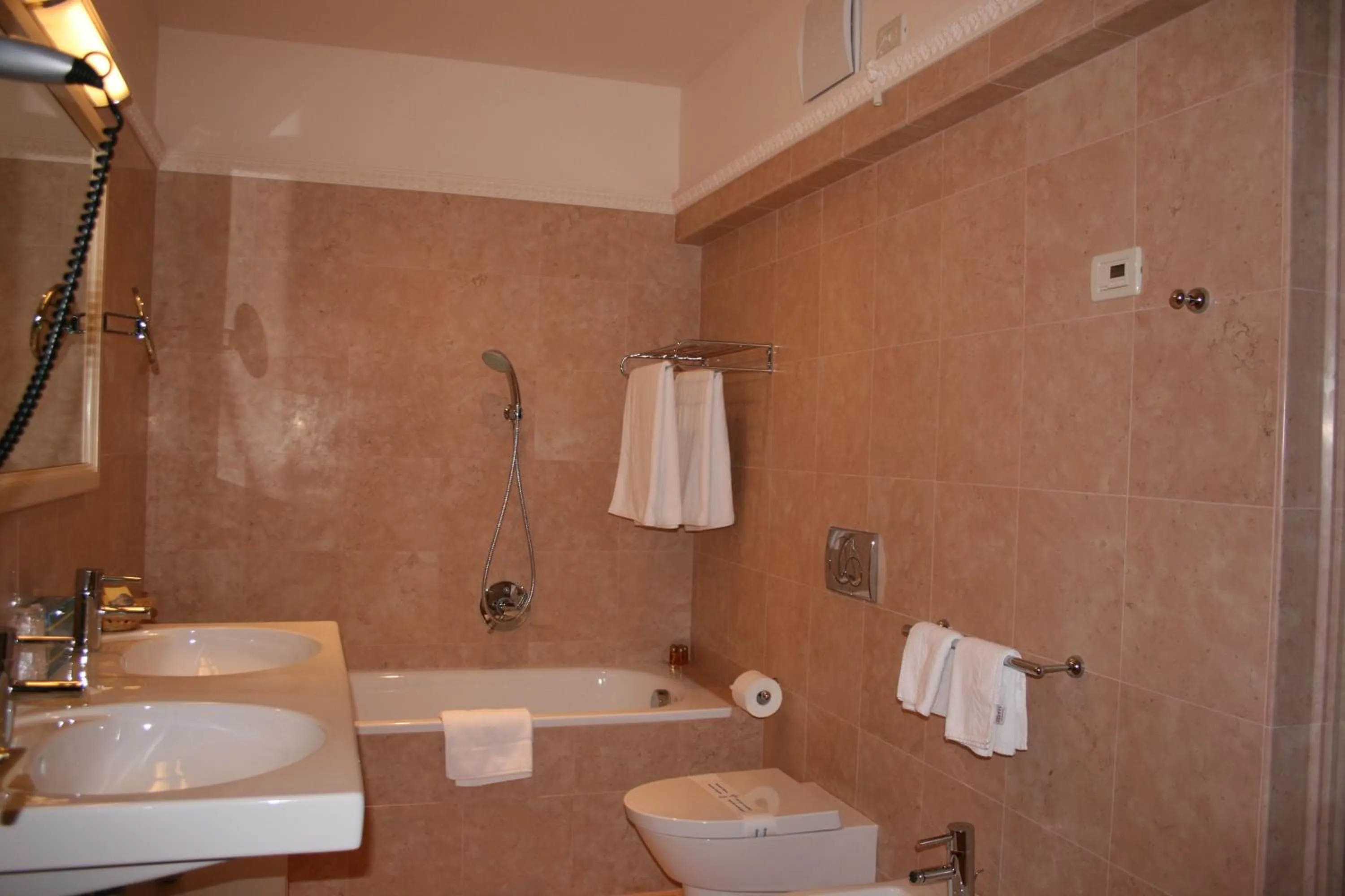 Bathroom in Hotel Lorenzetti