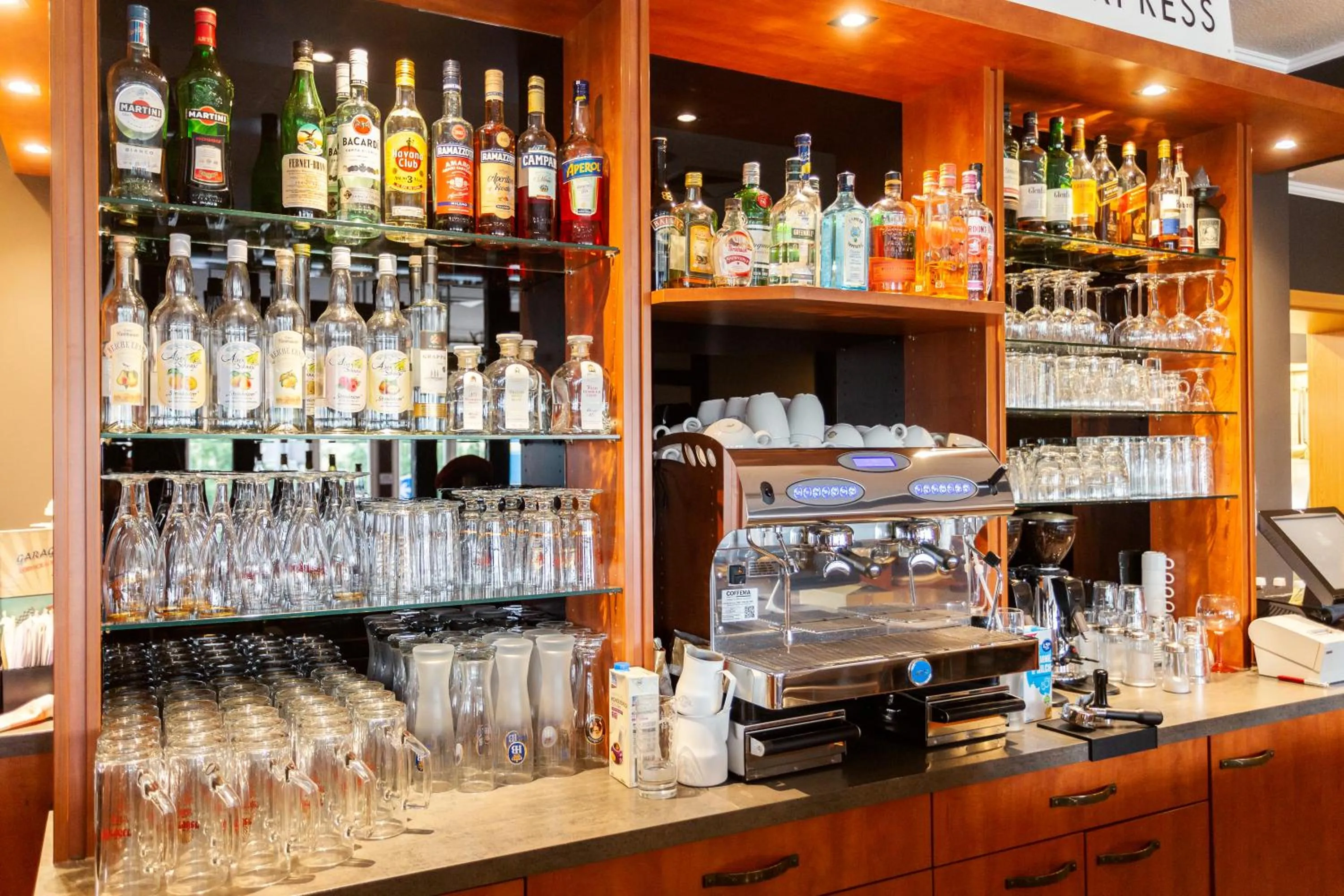 Lounge or bar in Altora Eisenbahn Themenhotel