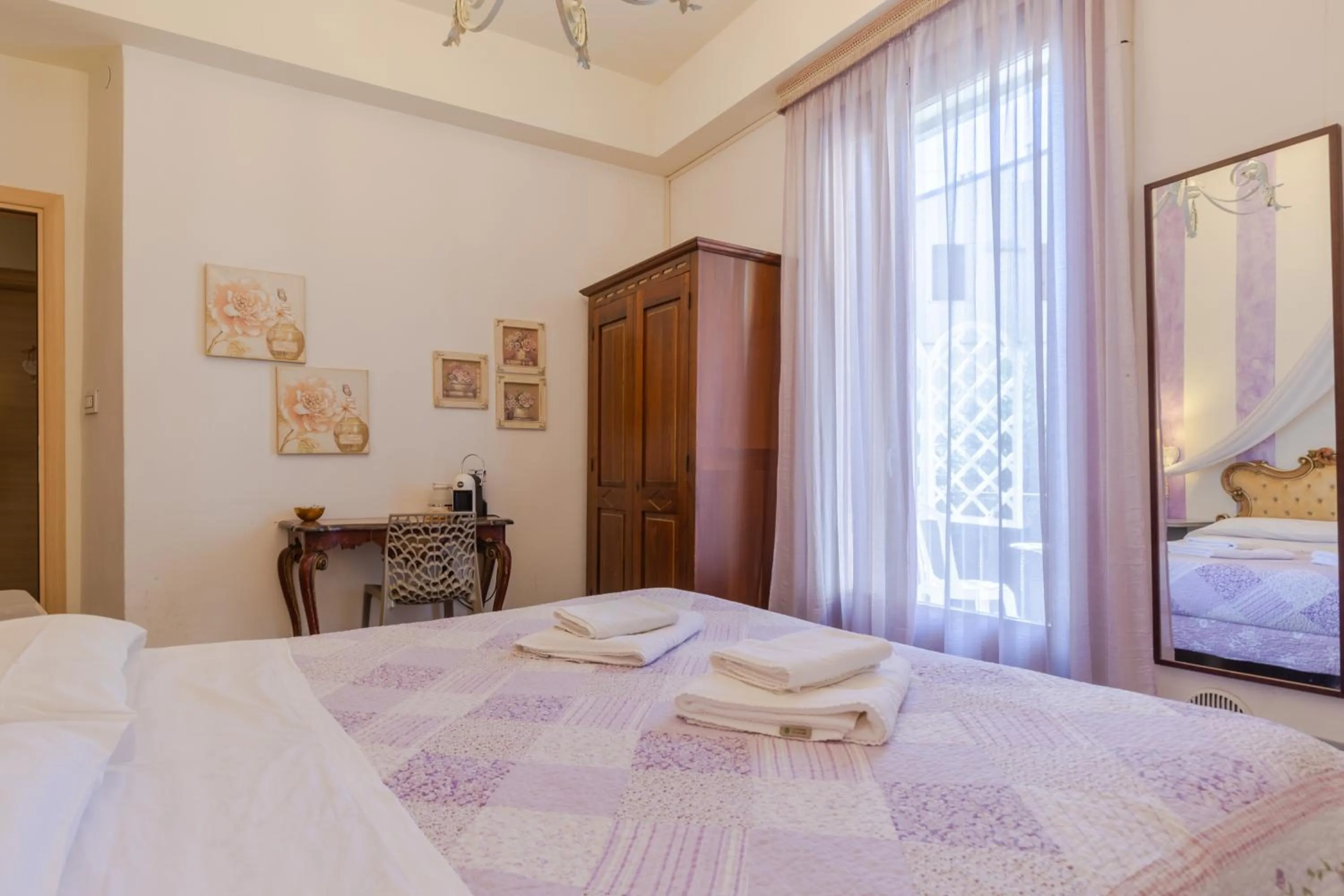 Coffee/tea facilities, Bed in Rooms Giulietta e Romeo