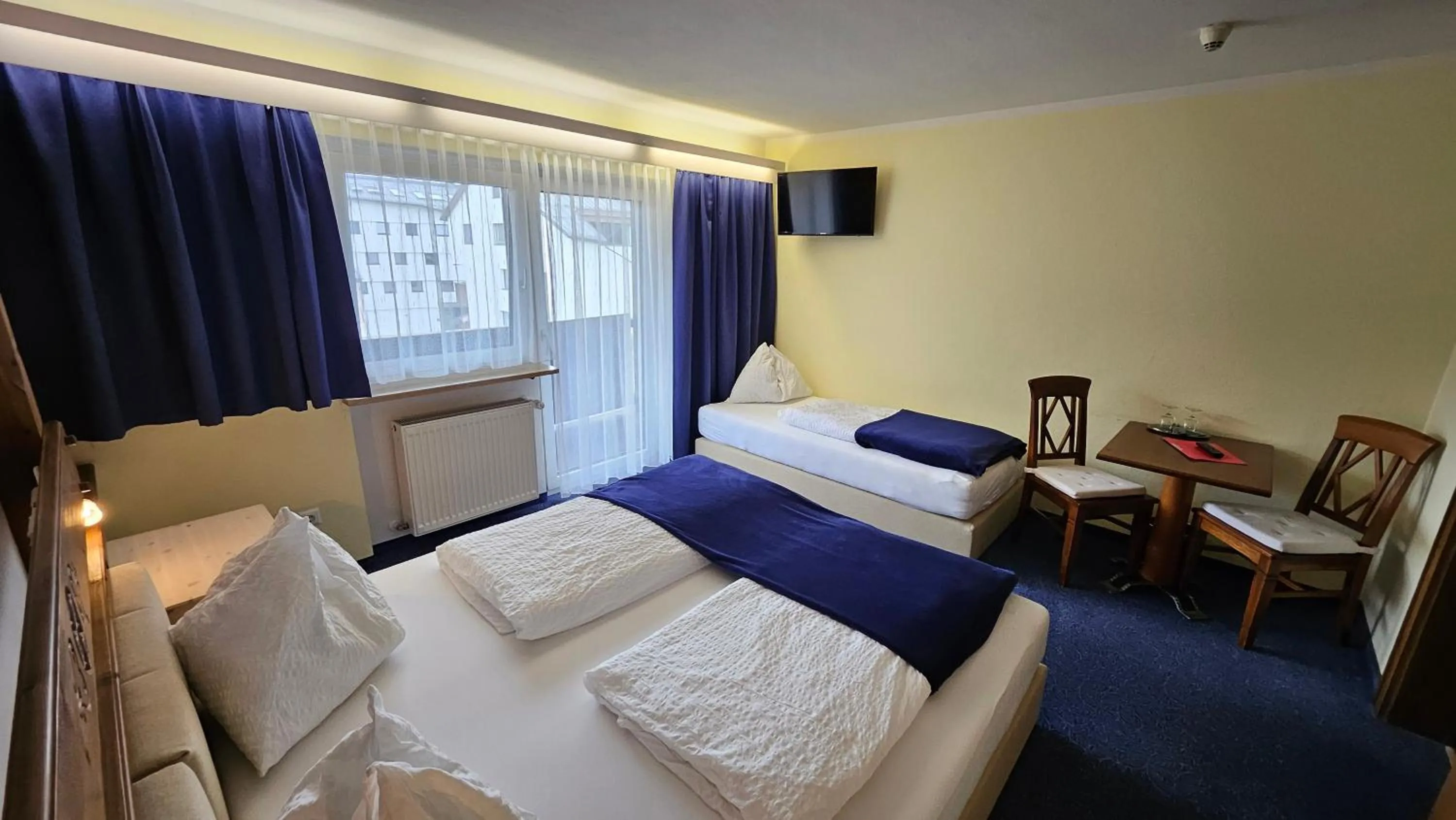 Photo of the whole room, Bed in Panoramahotel