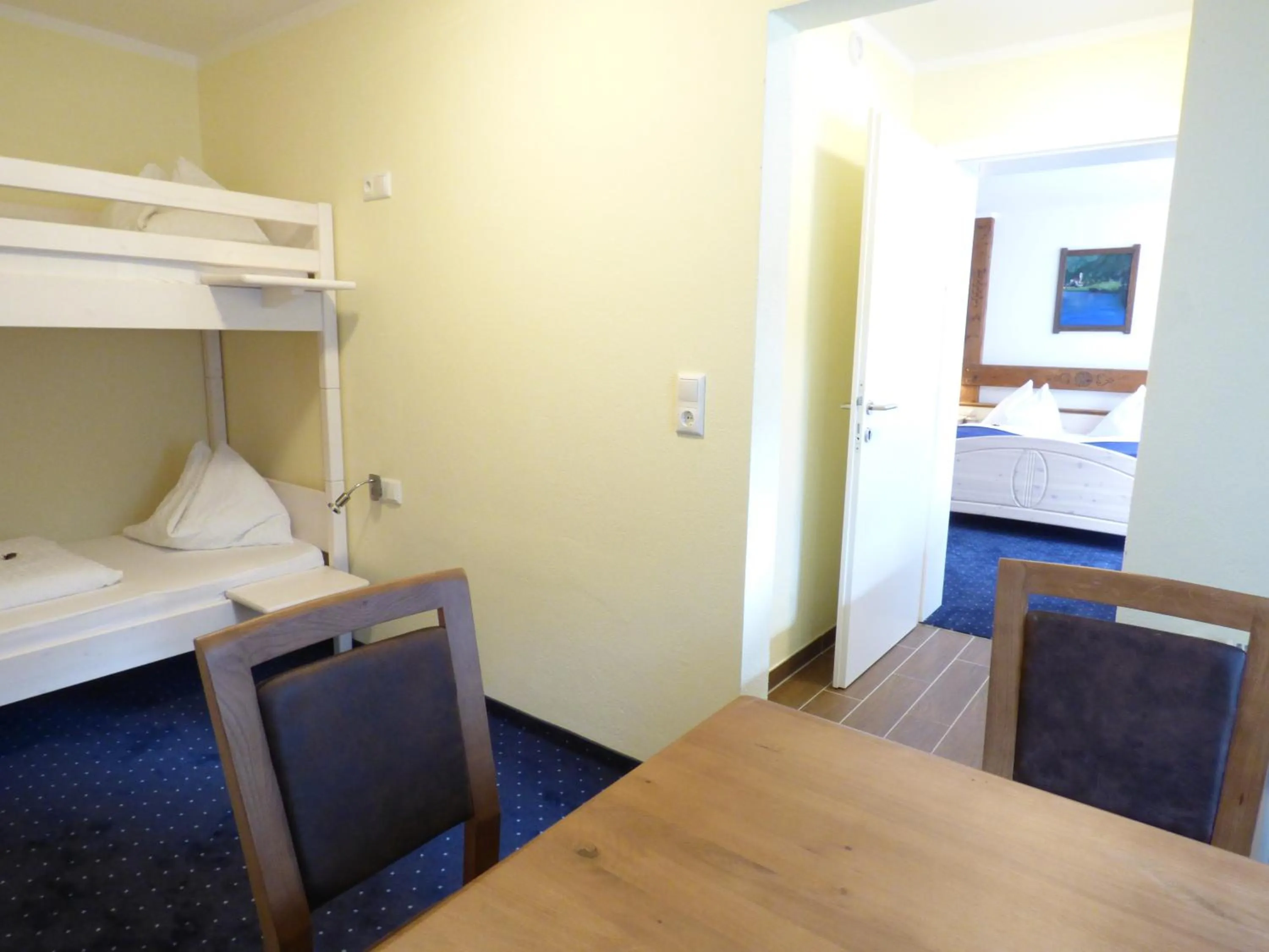 Dining area, Bed in Panoramahotel