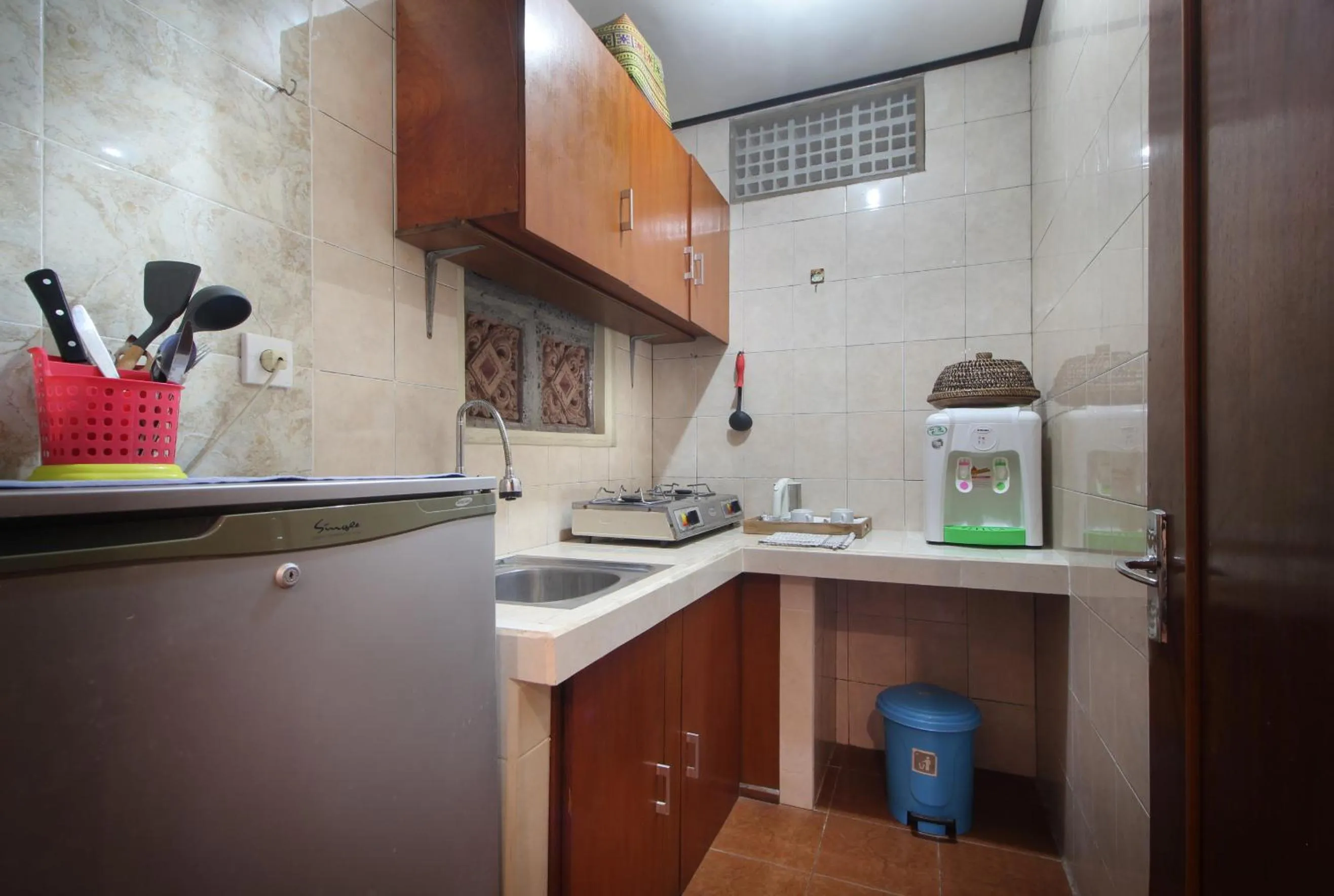 Kitchen or kitchenette in Hotel Jati Sanur