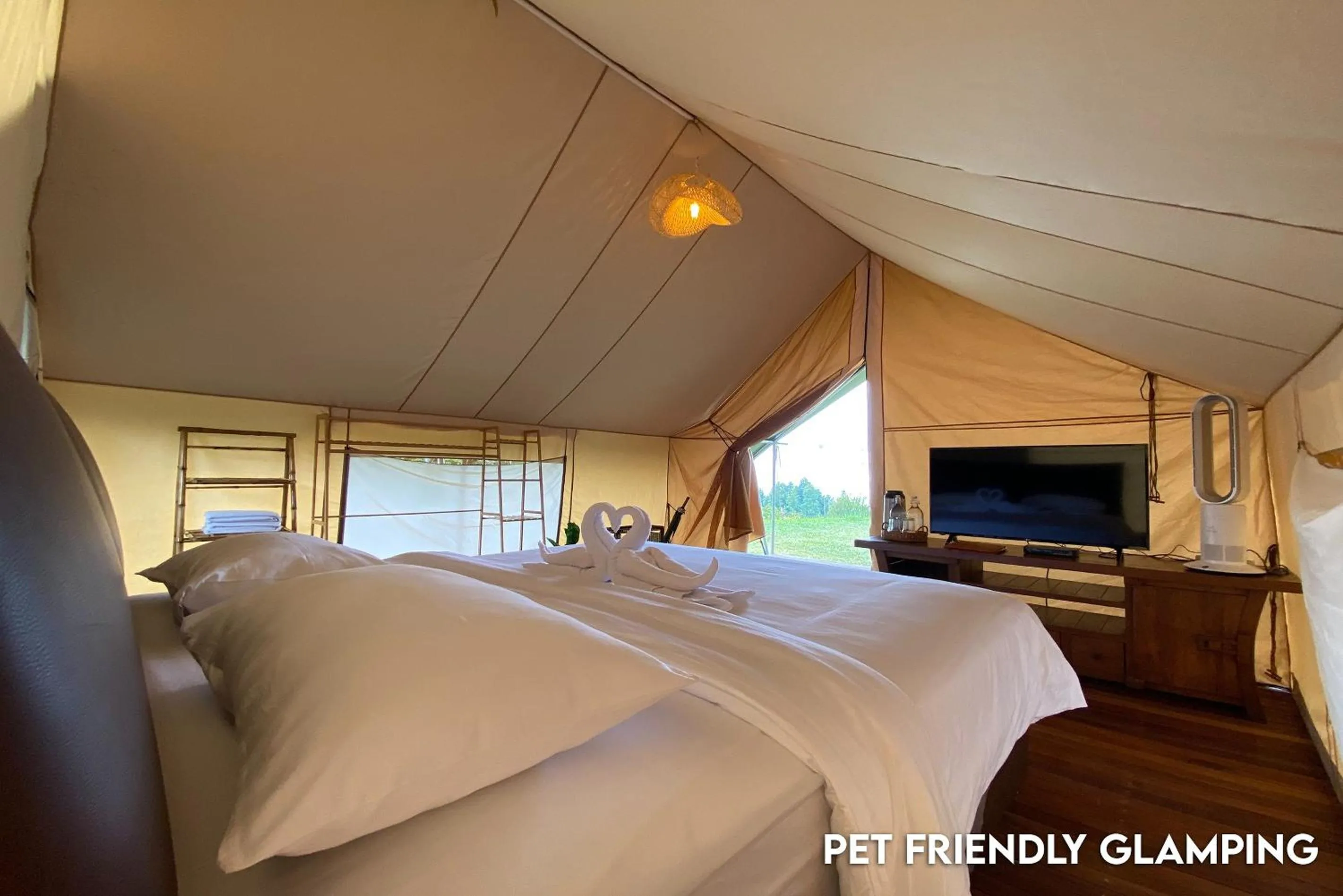 Bed in Alinson Sunset Hill