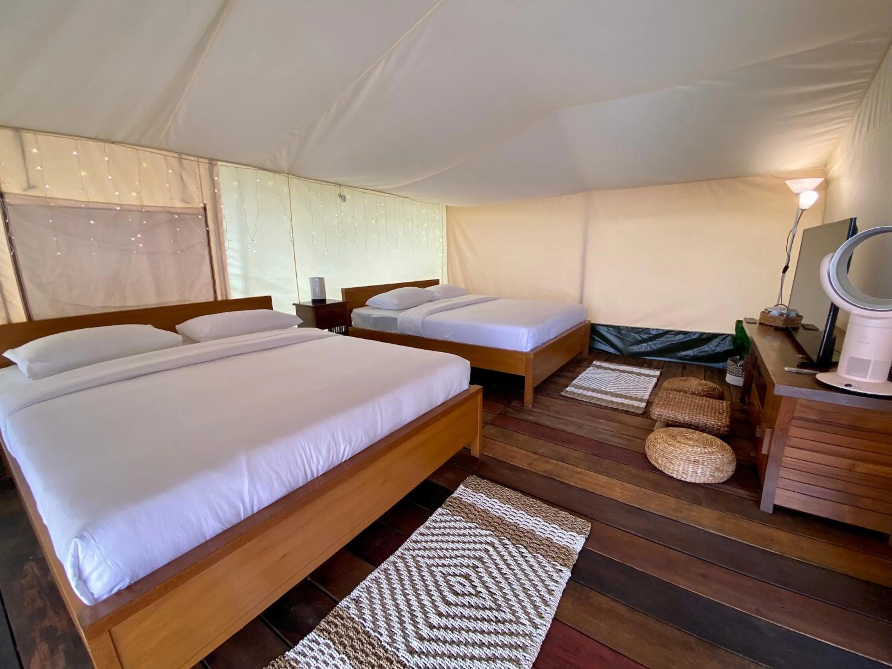 Bedroom, Bed in Alinson Sunset Hill