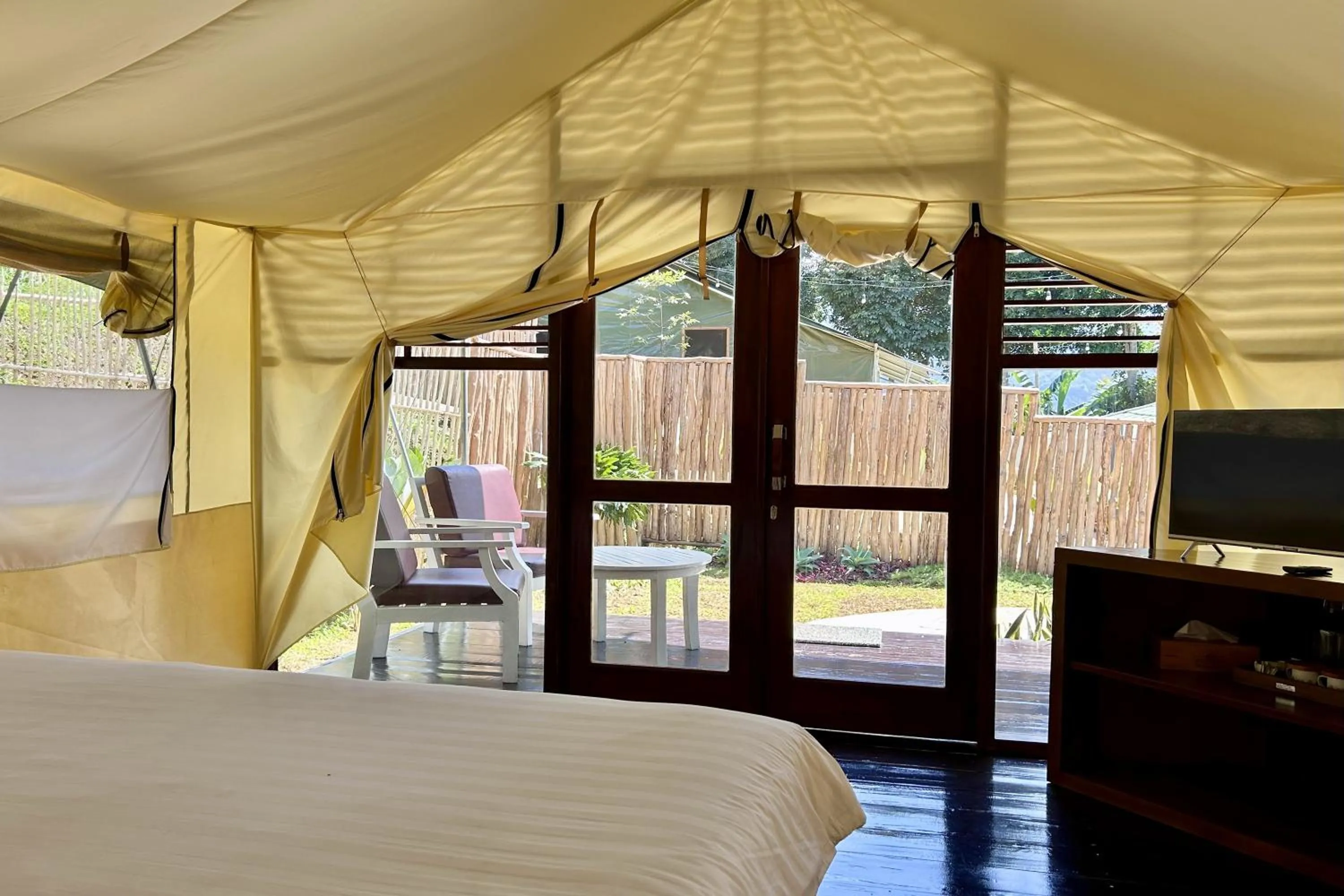 Bedroom, Bed in Alinson Sunset Hill