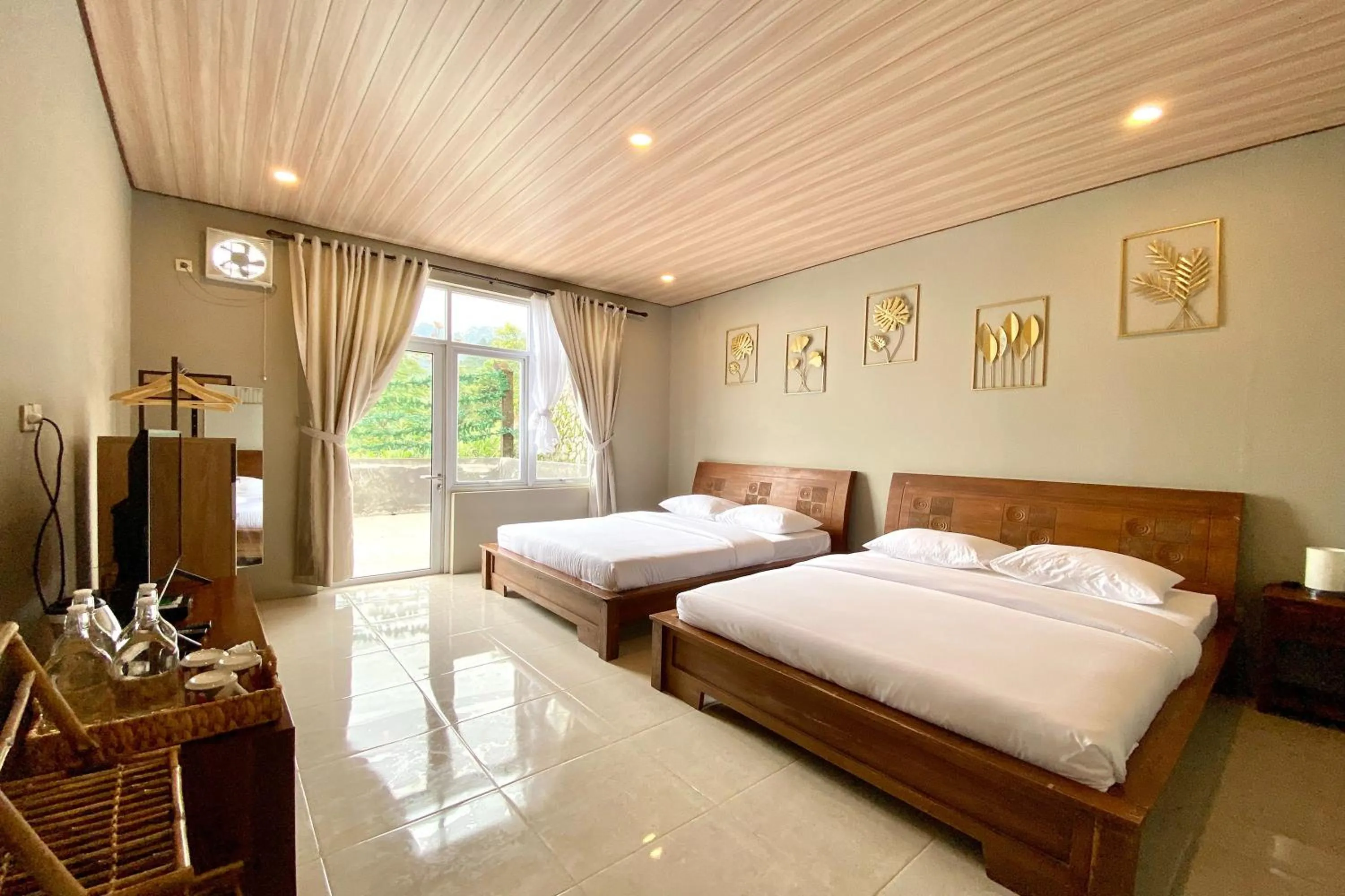 Bedroom, Bed in Alinson Sunset Hill