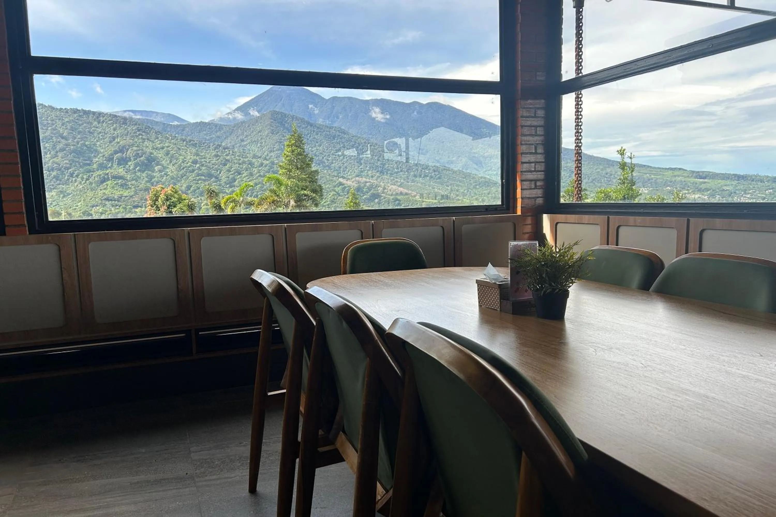 Restaurant/places to eat in Alinson Sunset Hill