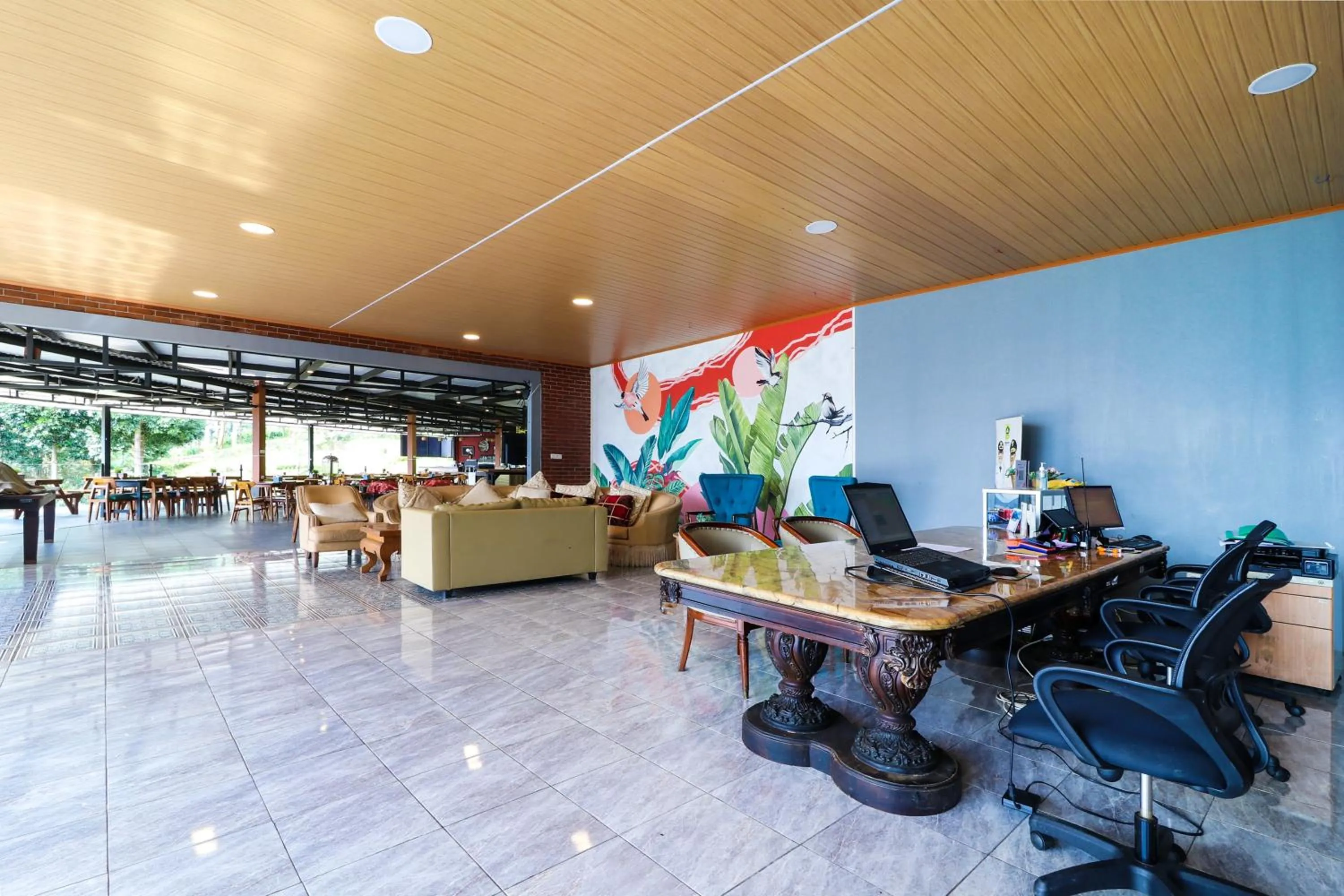 Seating area in Alinson Sunset Hill