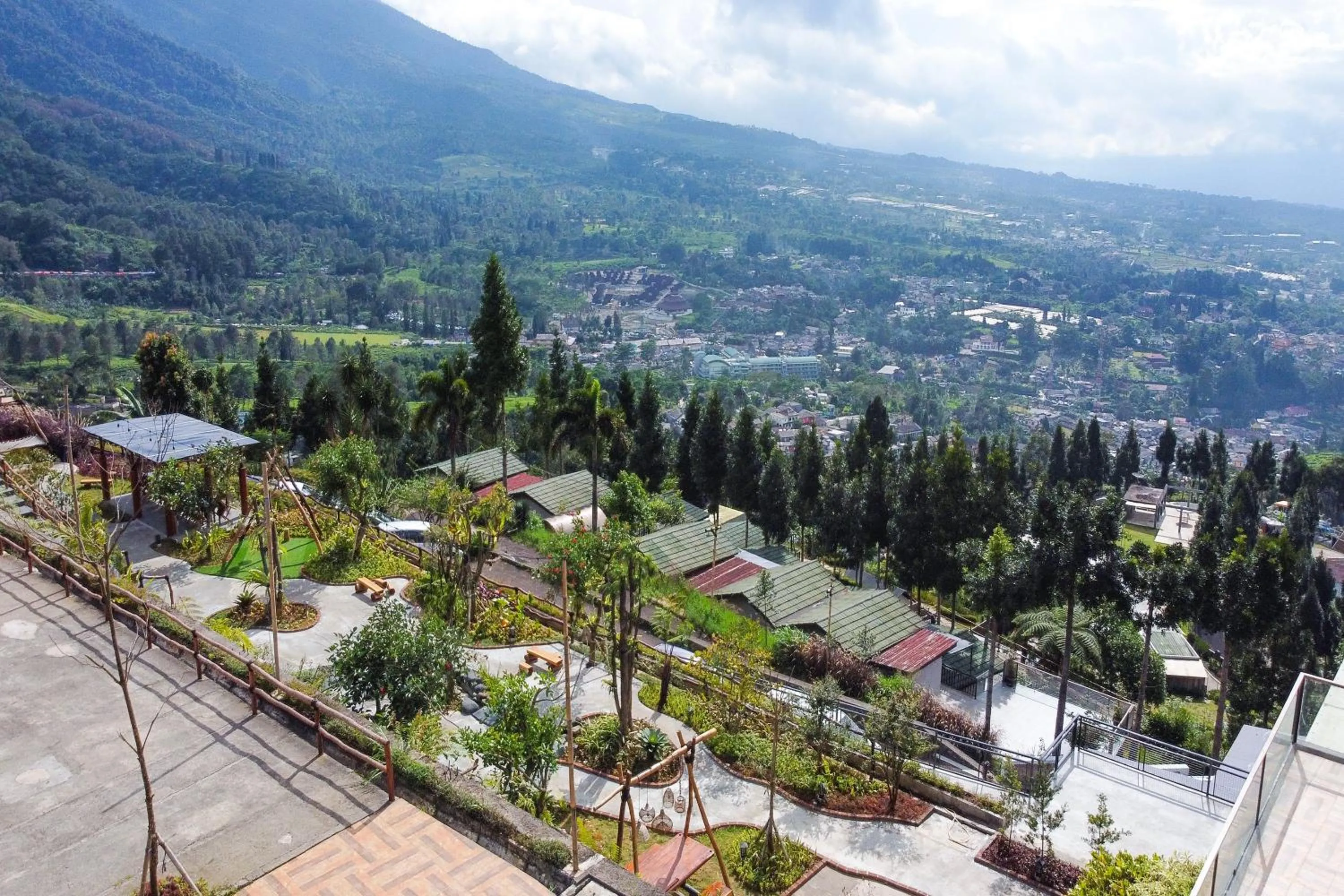 Property building in Alinson Sunset Hill