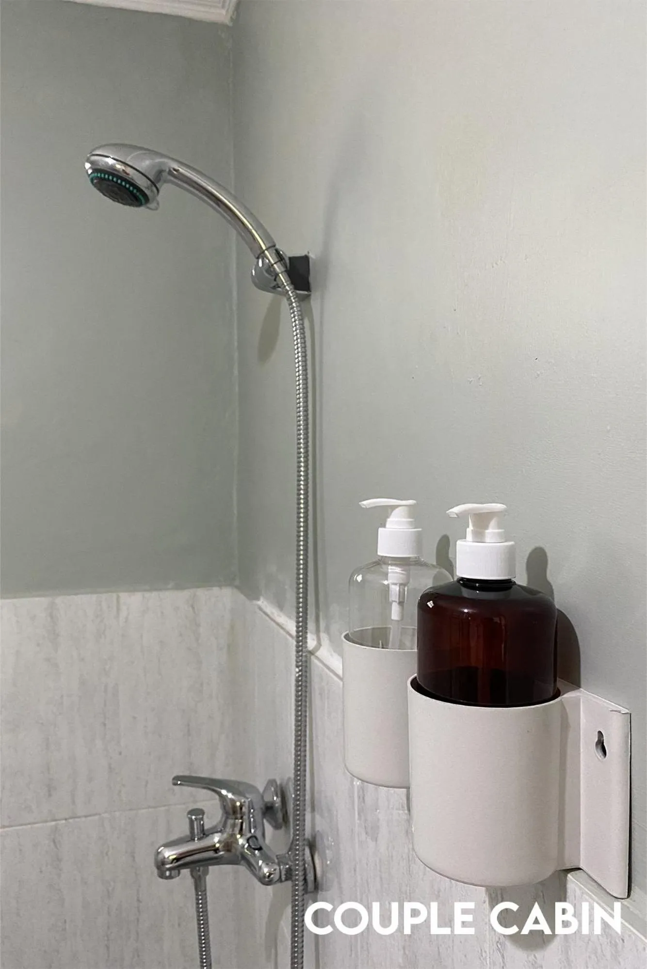 Shower in Alinson Sunset Hill