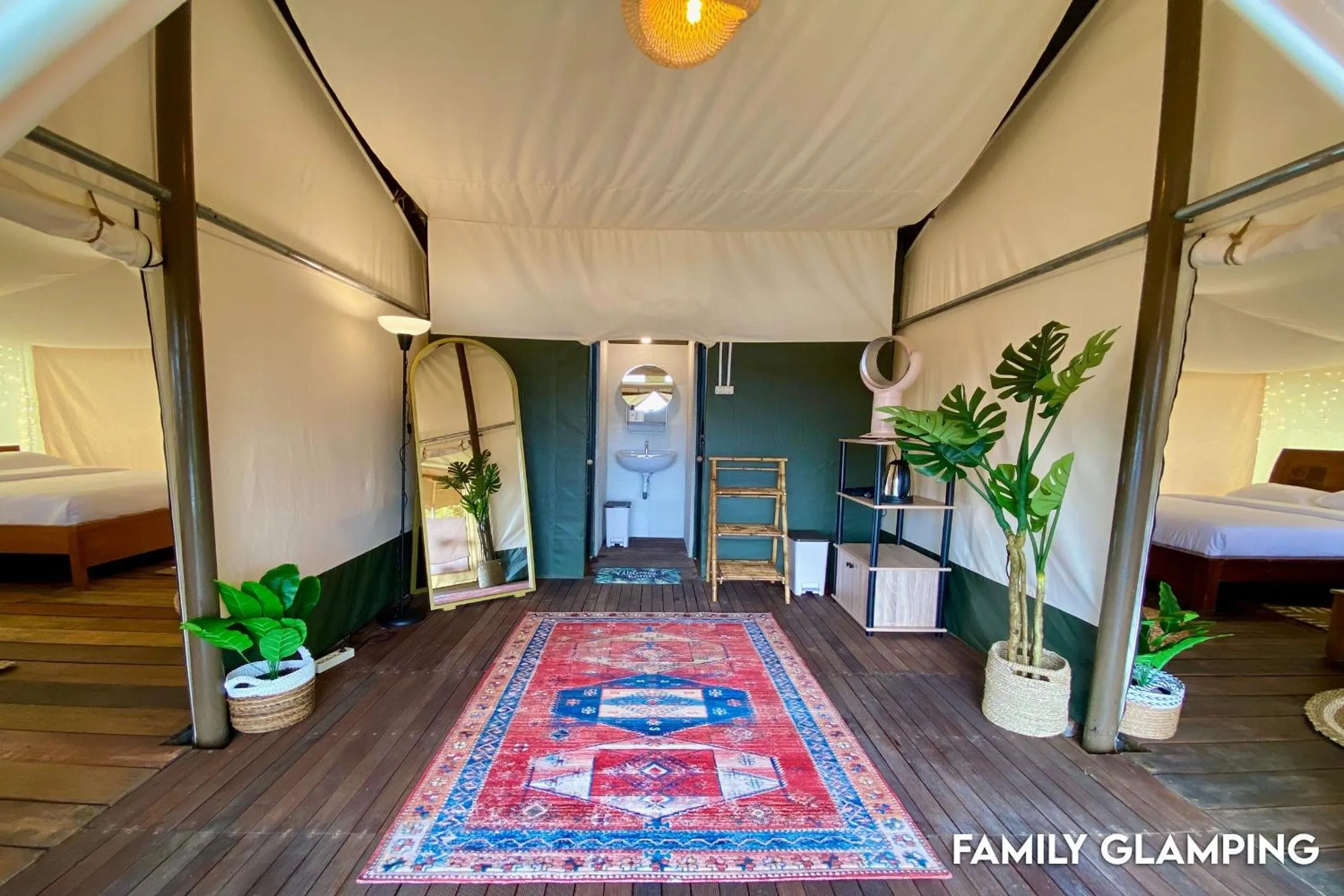 Bedroom, Bed in Alinson Sunset Hill