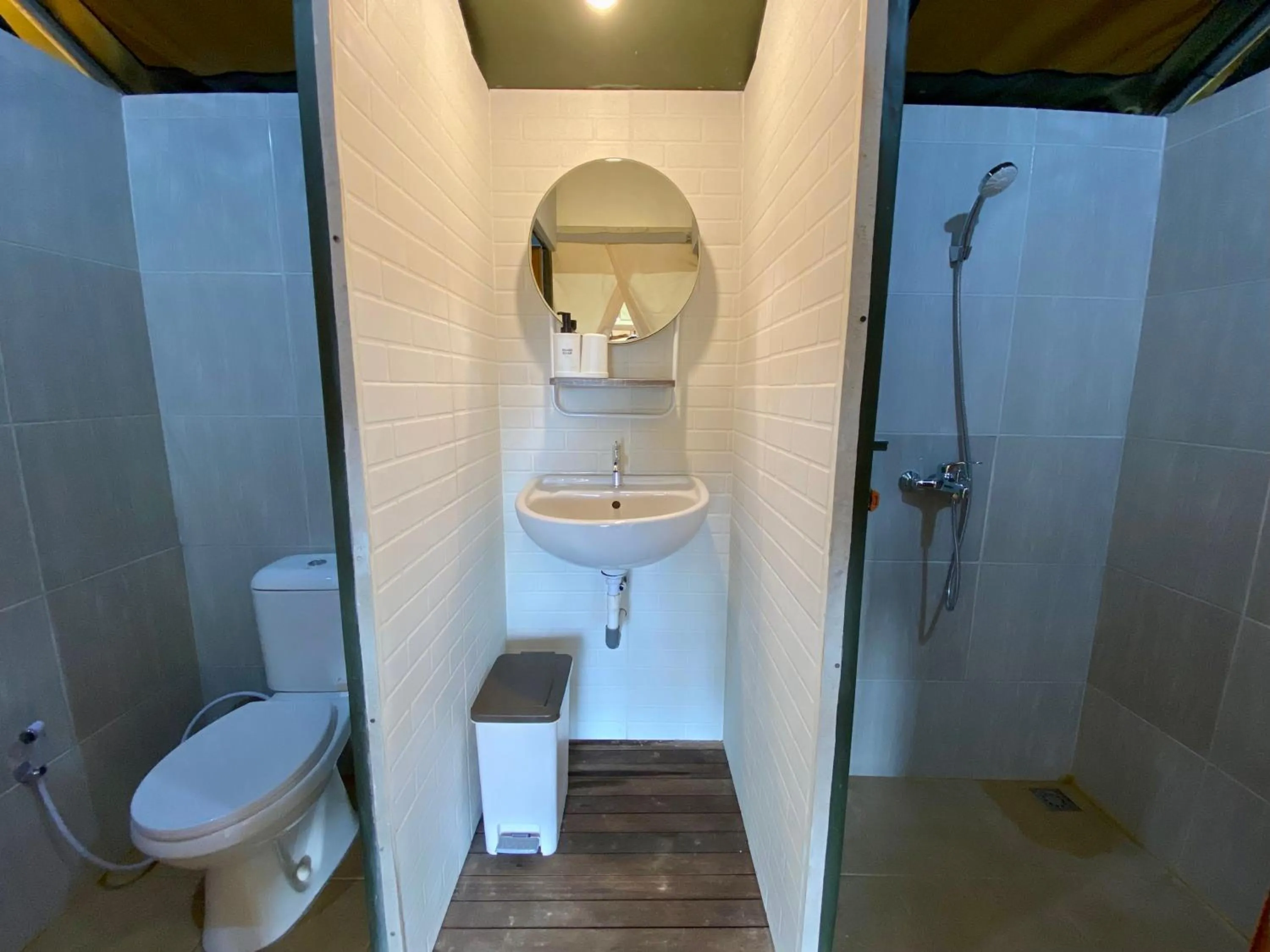 Toilet in Alinson Sunset Hill