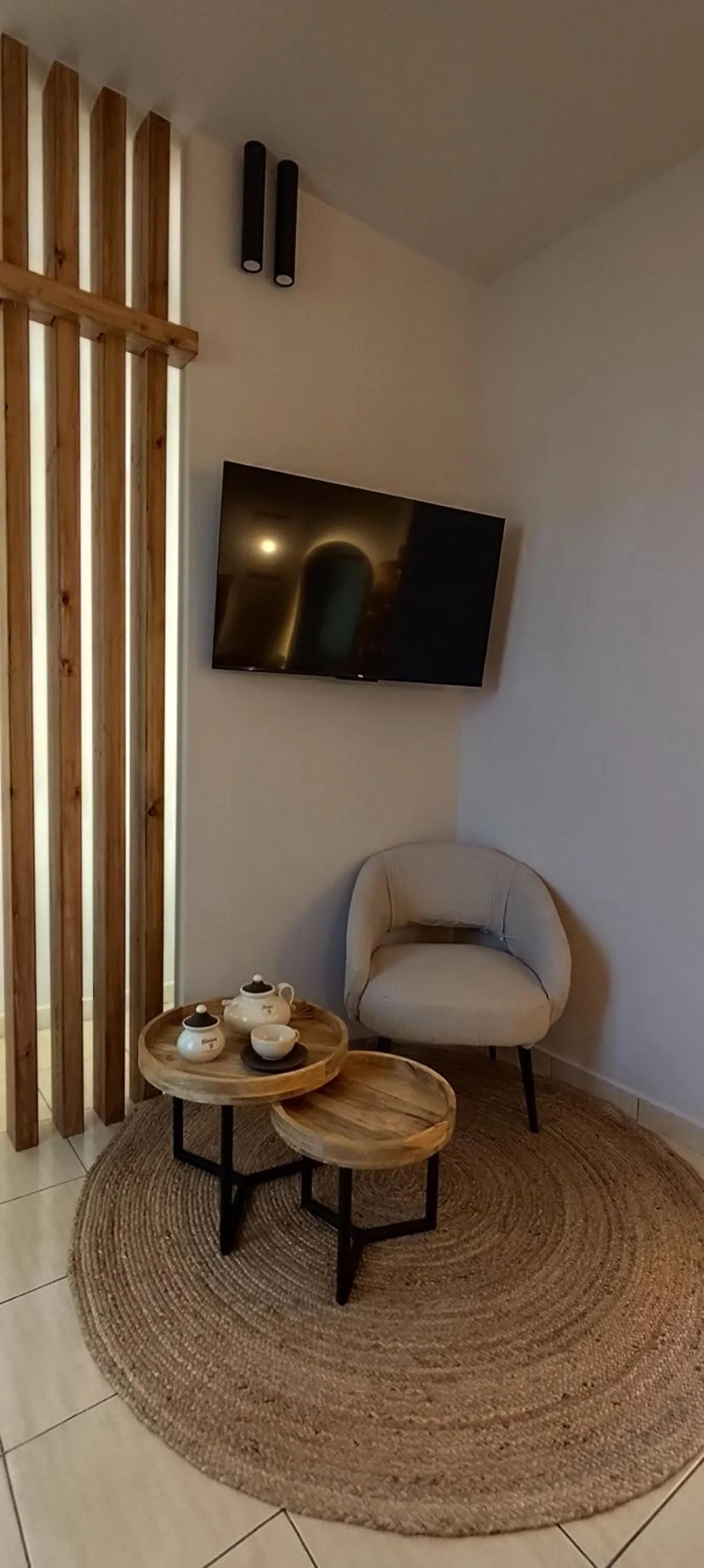 Decorative detail in Niki Apartments