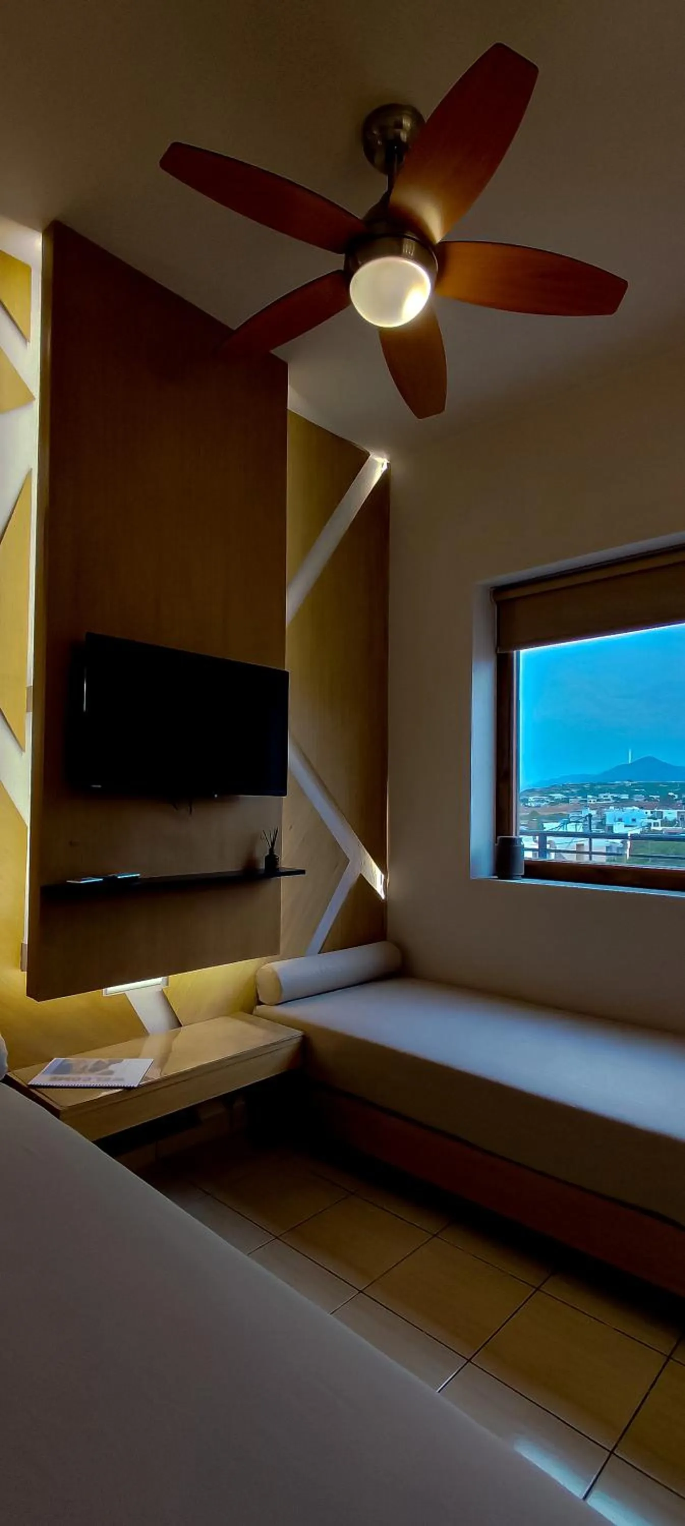 TV and multimedia, Bed in Niki Apartments