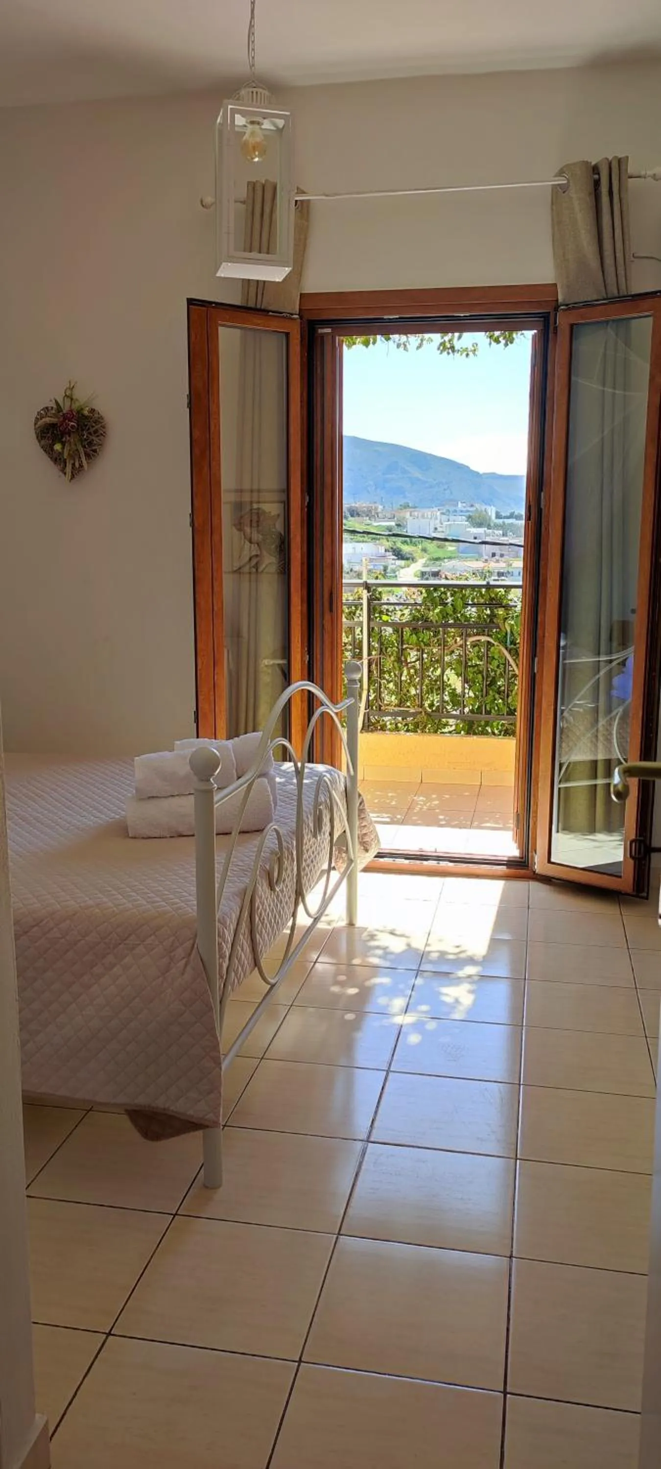 Mountain view, Bed in Niki Apartments