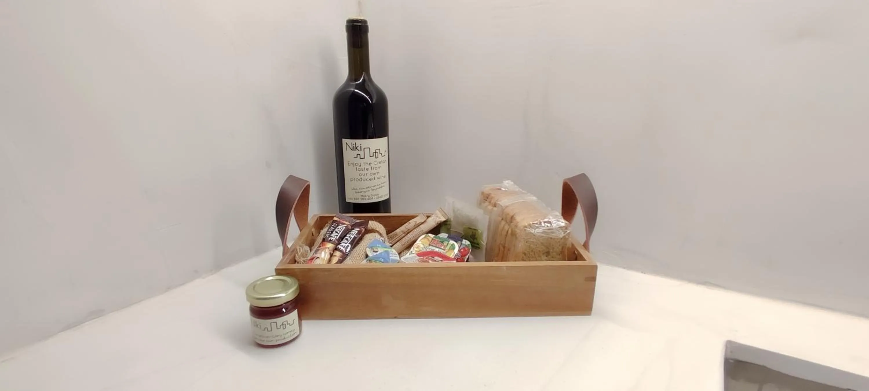 Food and drinks in Niki Apartments