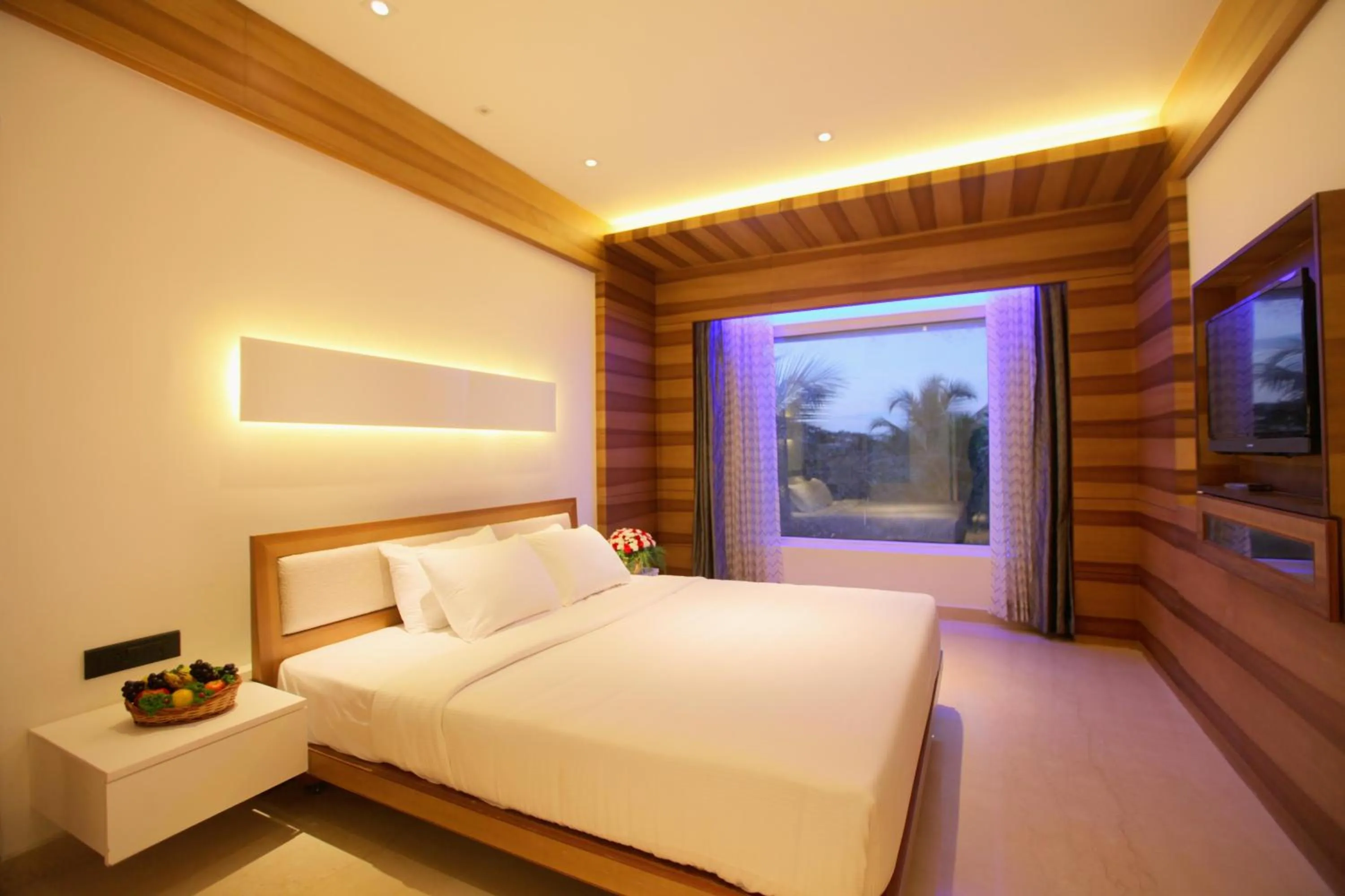 Bedroom, Bed in Diana Heights Luxury Hotel