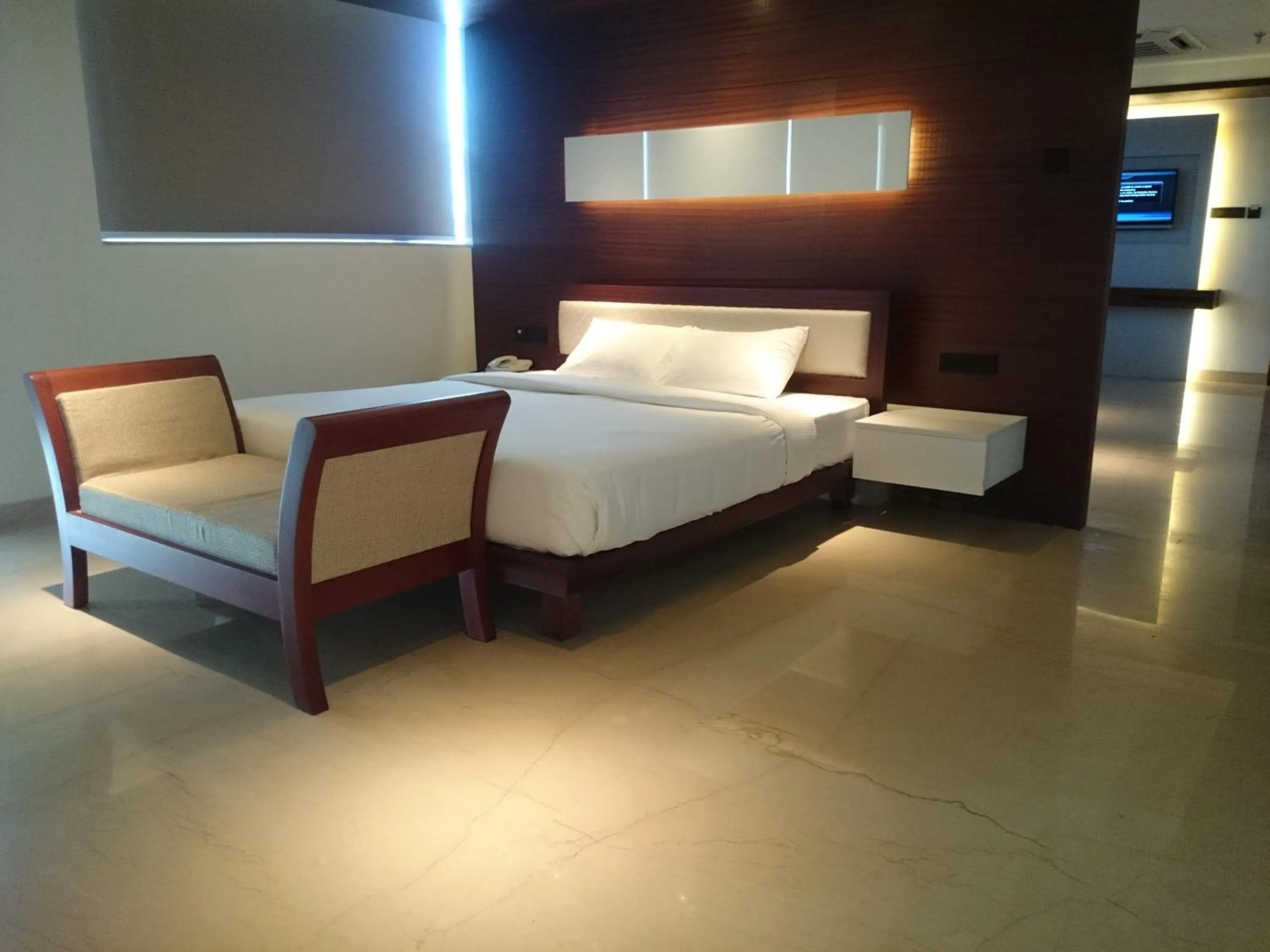 Bedroom, Bed in Diana Heights Luxury Hotel