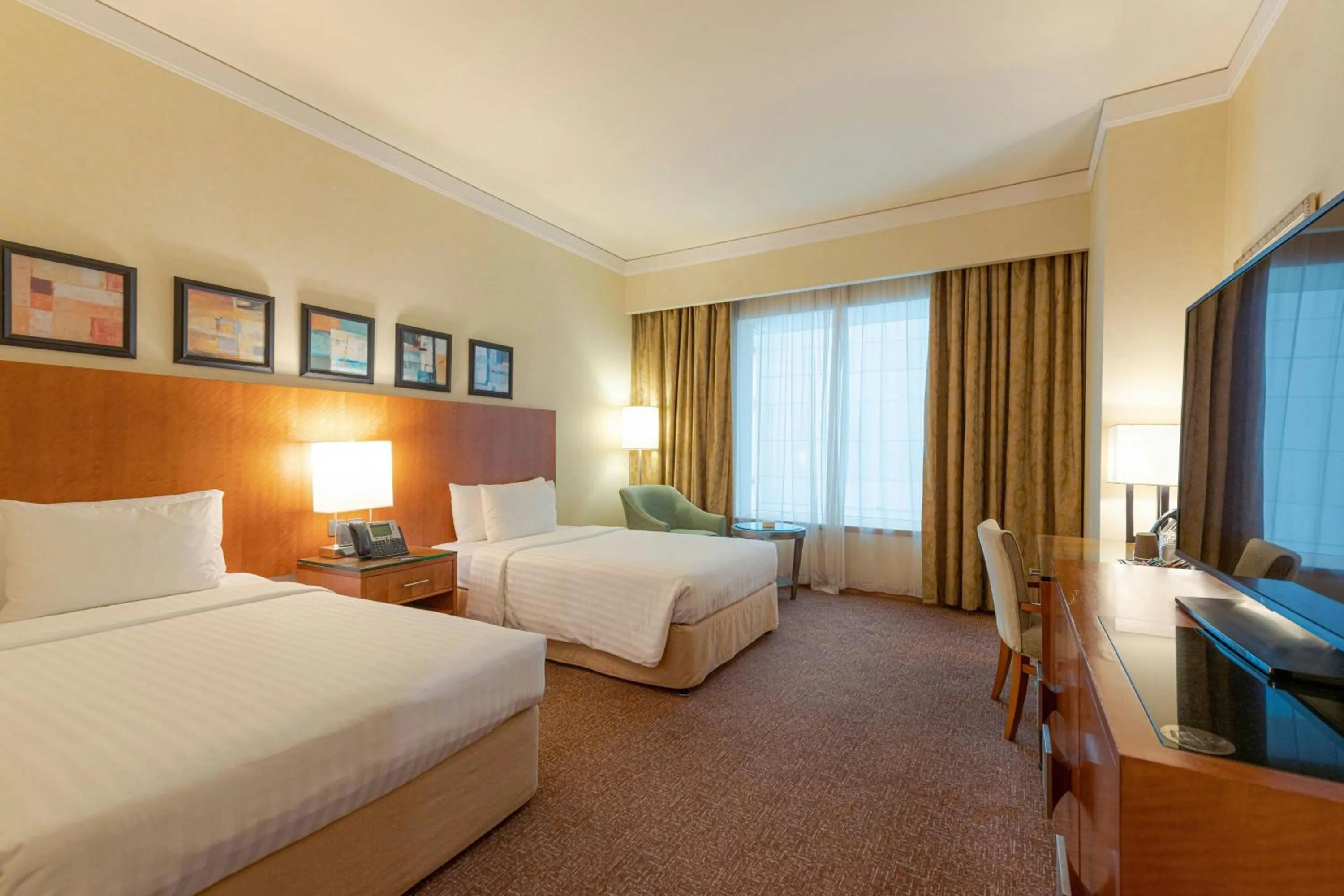 Photo of the whole room, Bed in Courtyard By Marriott Kuwait City