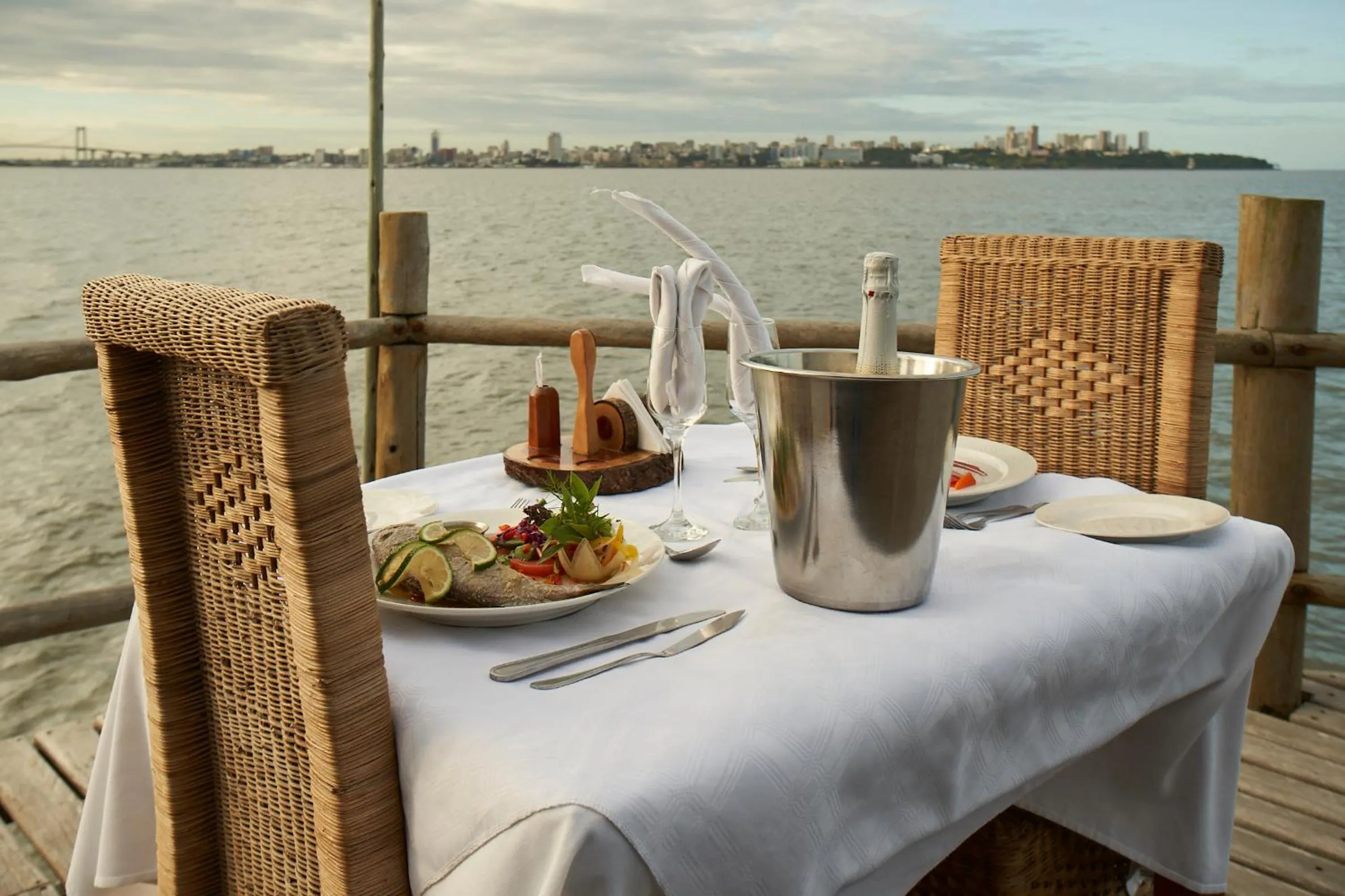 Food and drinks in Catembe Gallery Hotel