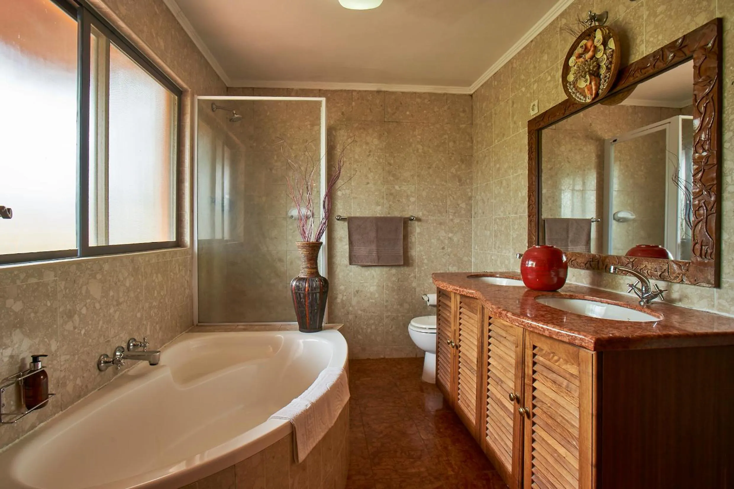 Bathroom in Catembe Gallery Hotel
