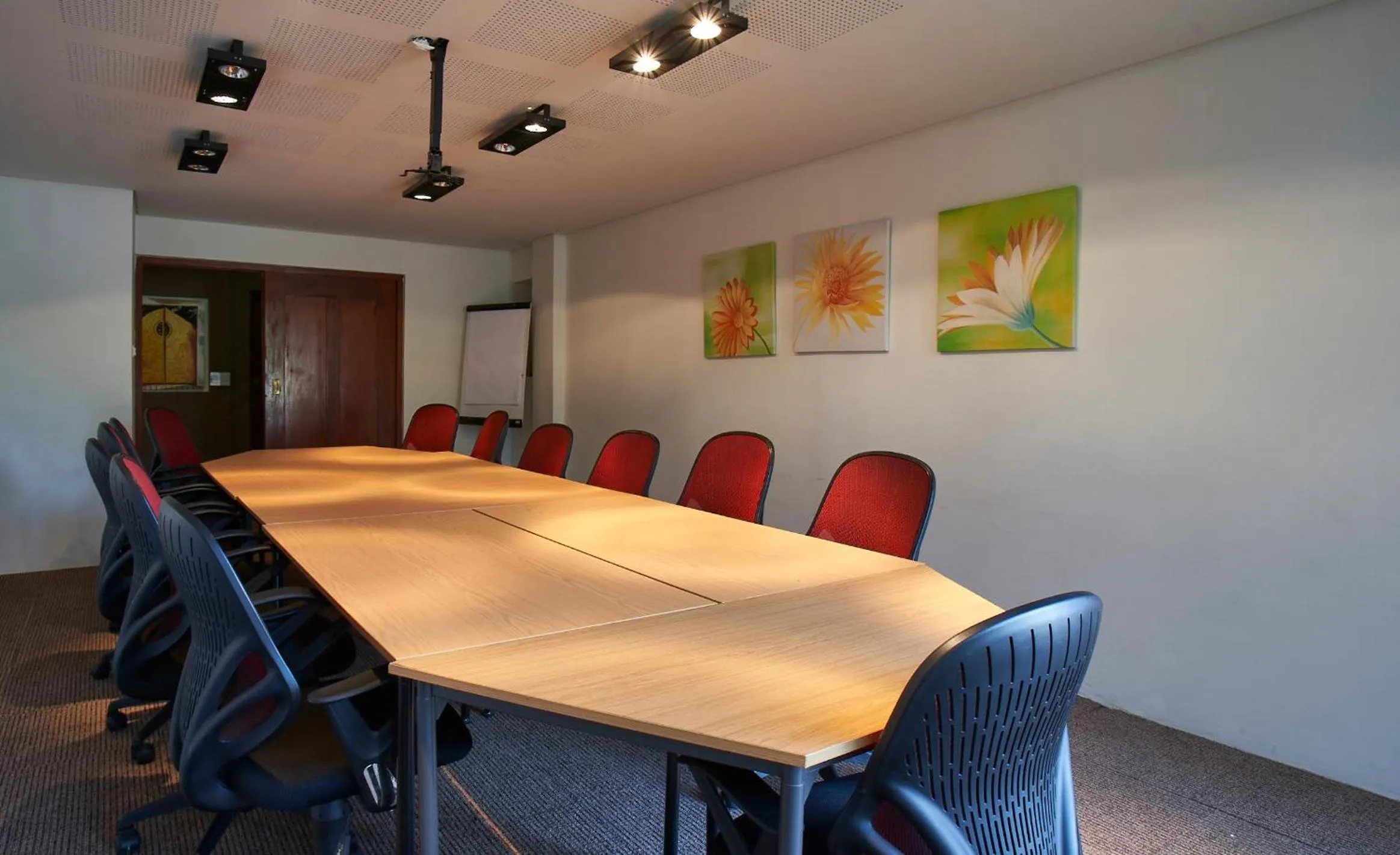 Business facilities in Catembe Gallery Hotel