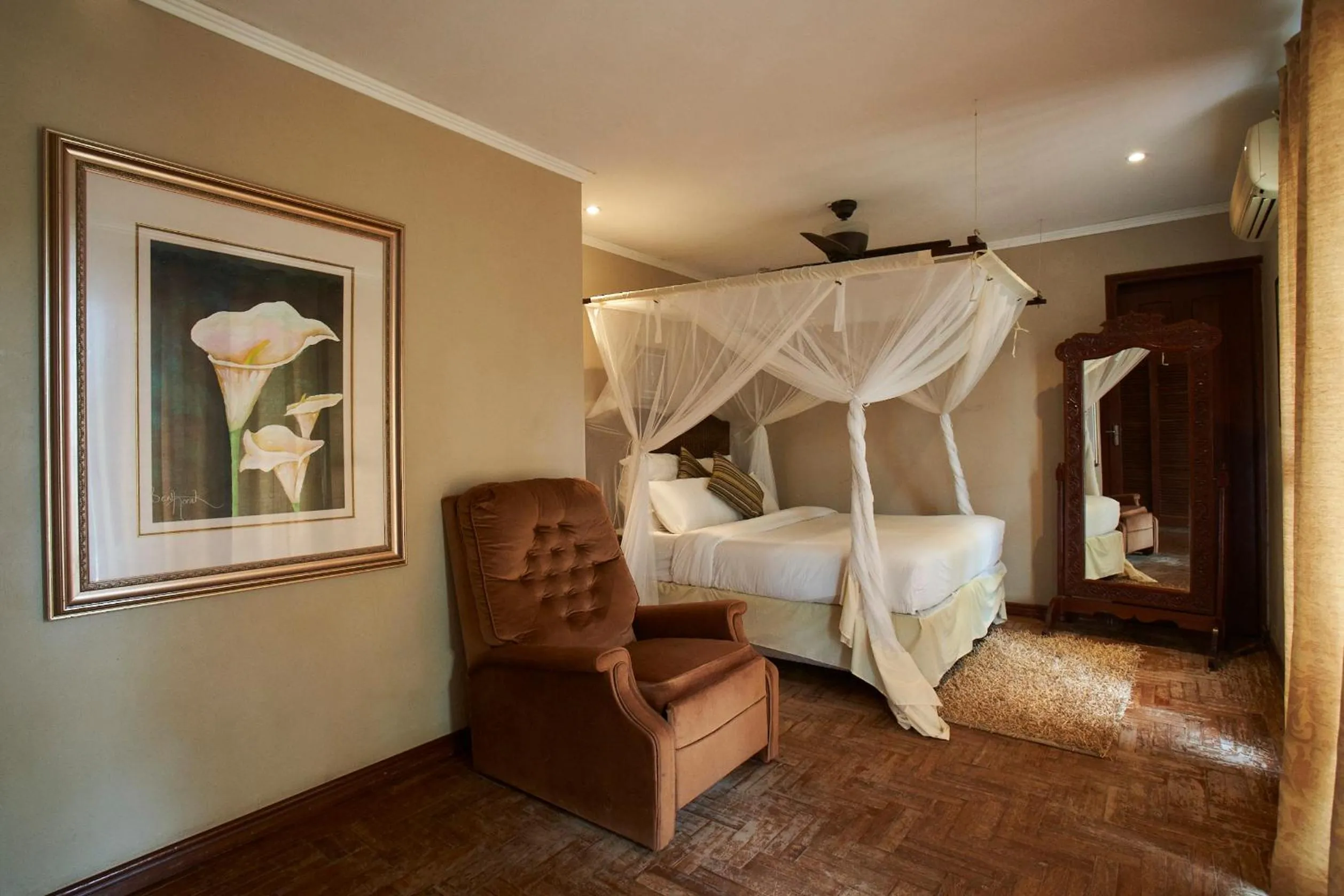 Bed in Catembe Gallery Hotel