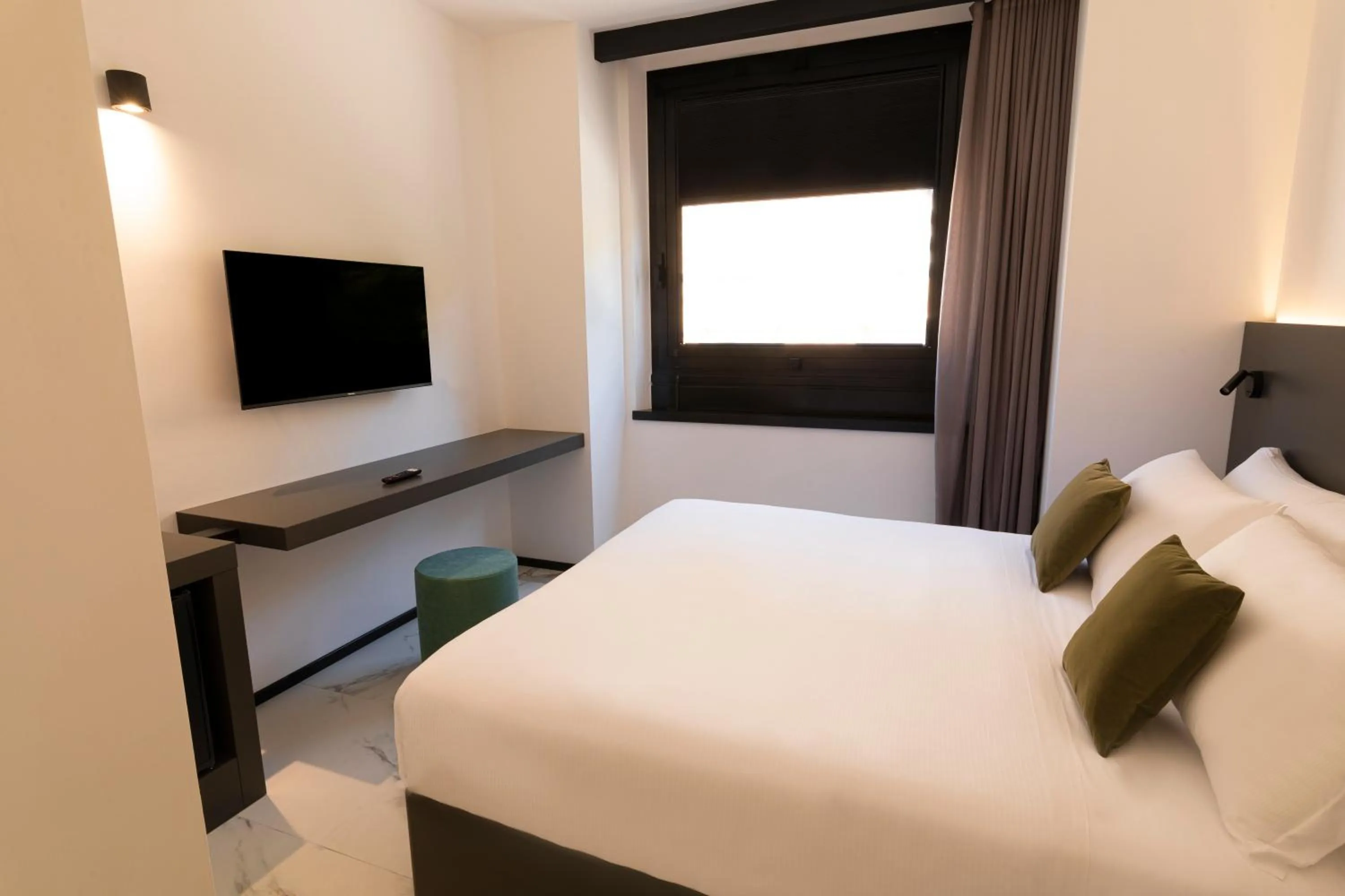 Bedroom, Bed in The City Hotel