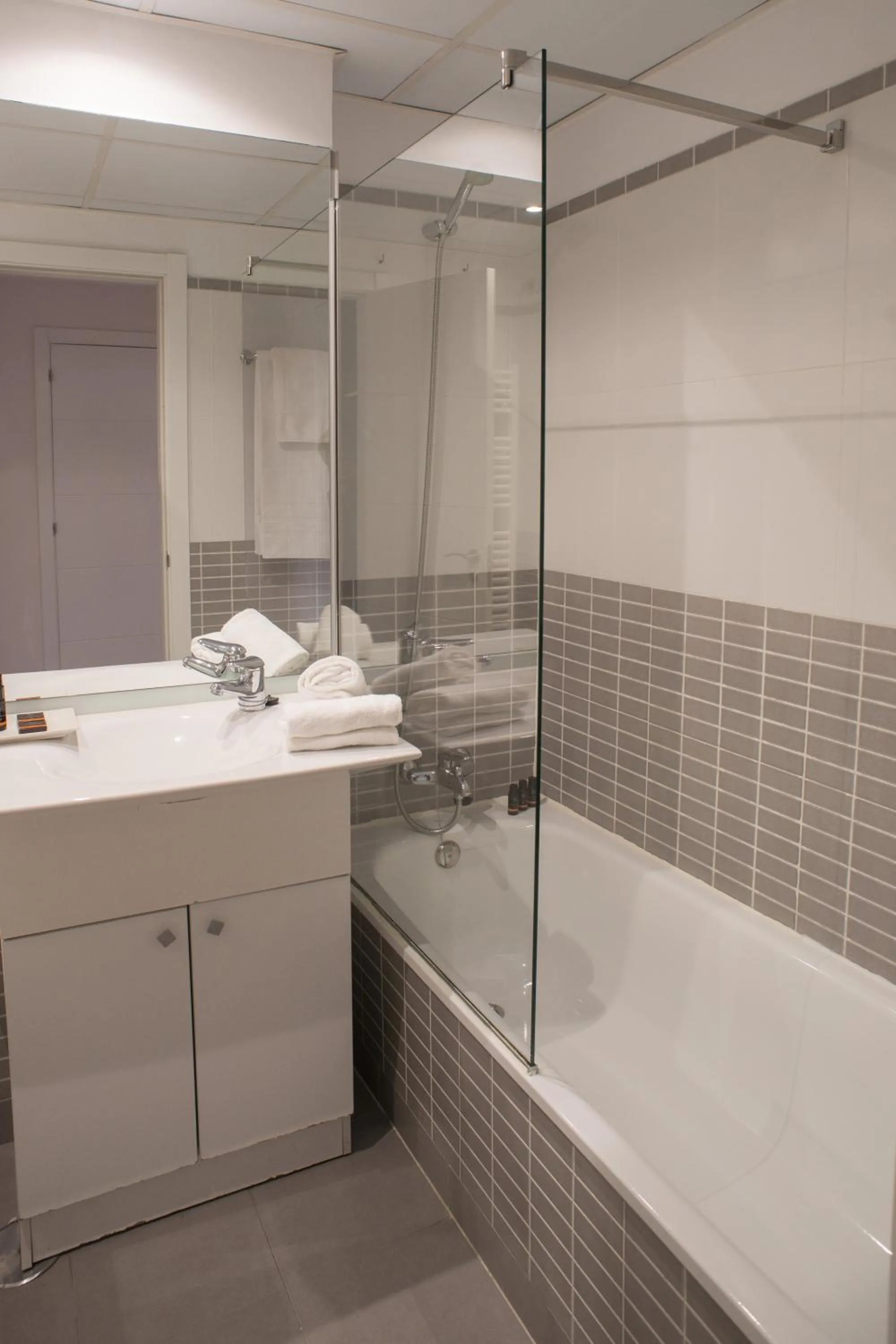 Toilet in TGH Gran Vía Apartments